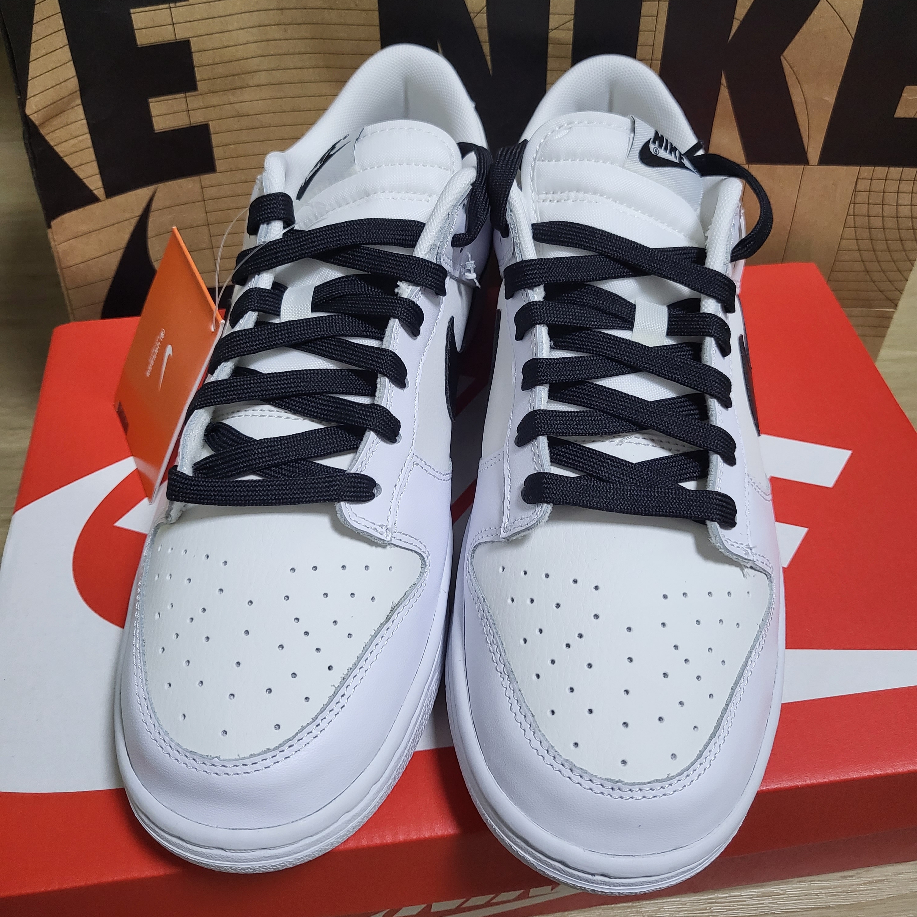 Nike Dunk Low Retro Summit White 착용 스타일 - 2
