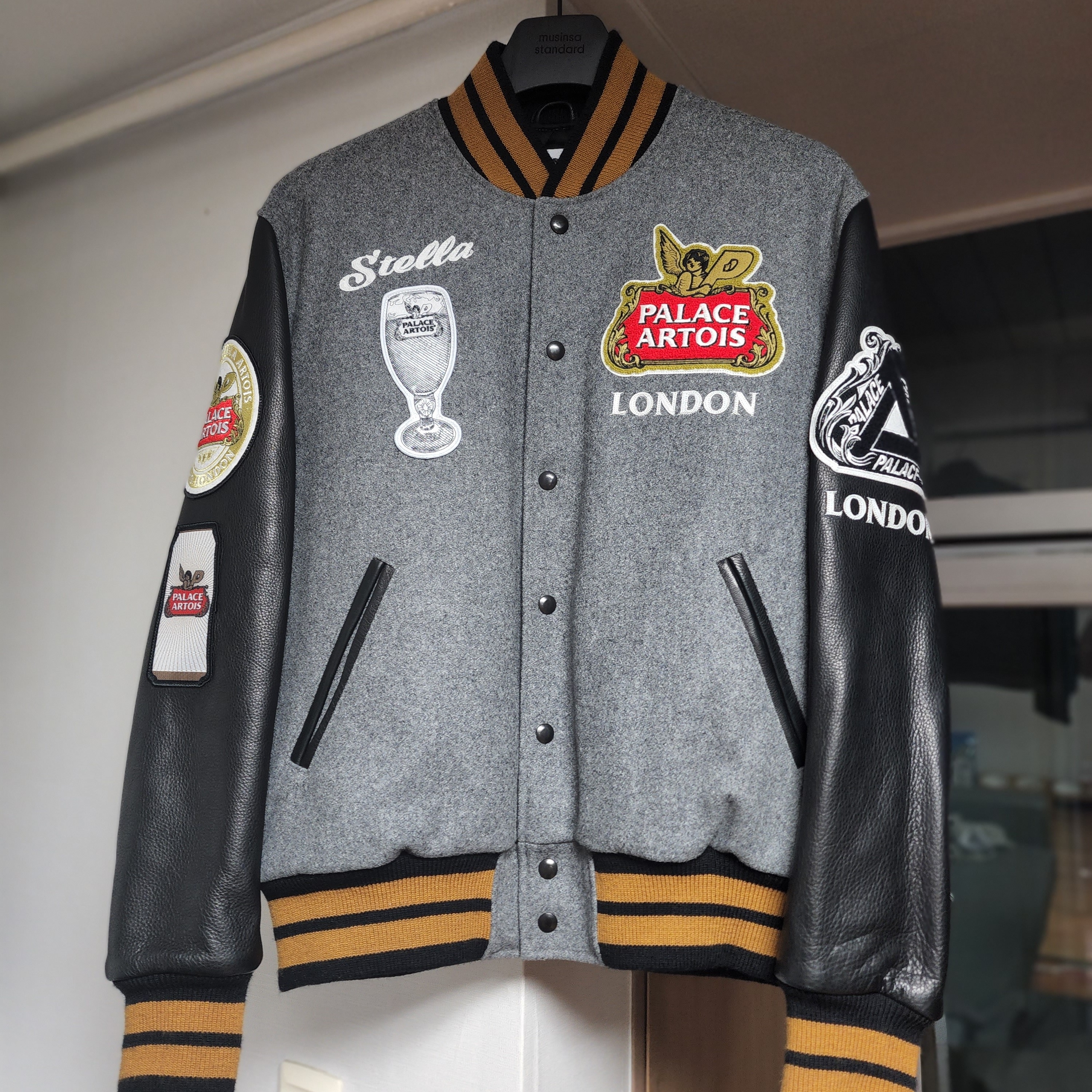 Palace x Stella Artois Wool Stadium Jacket Grey Black - 21FW 착용 스타일