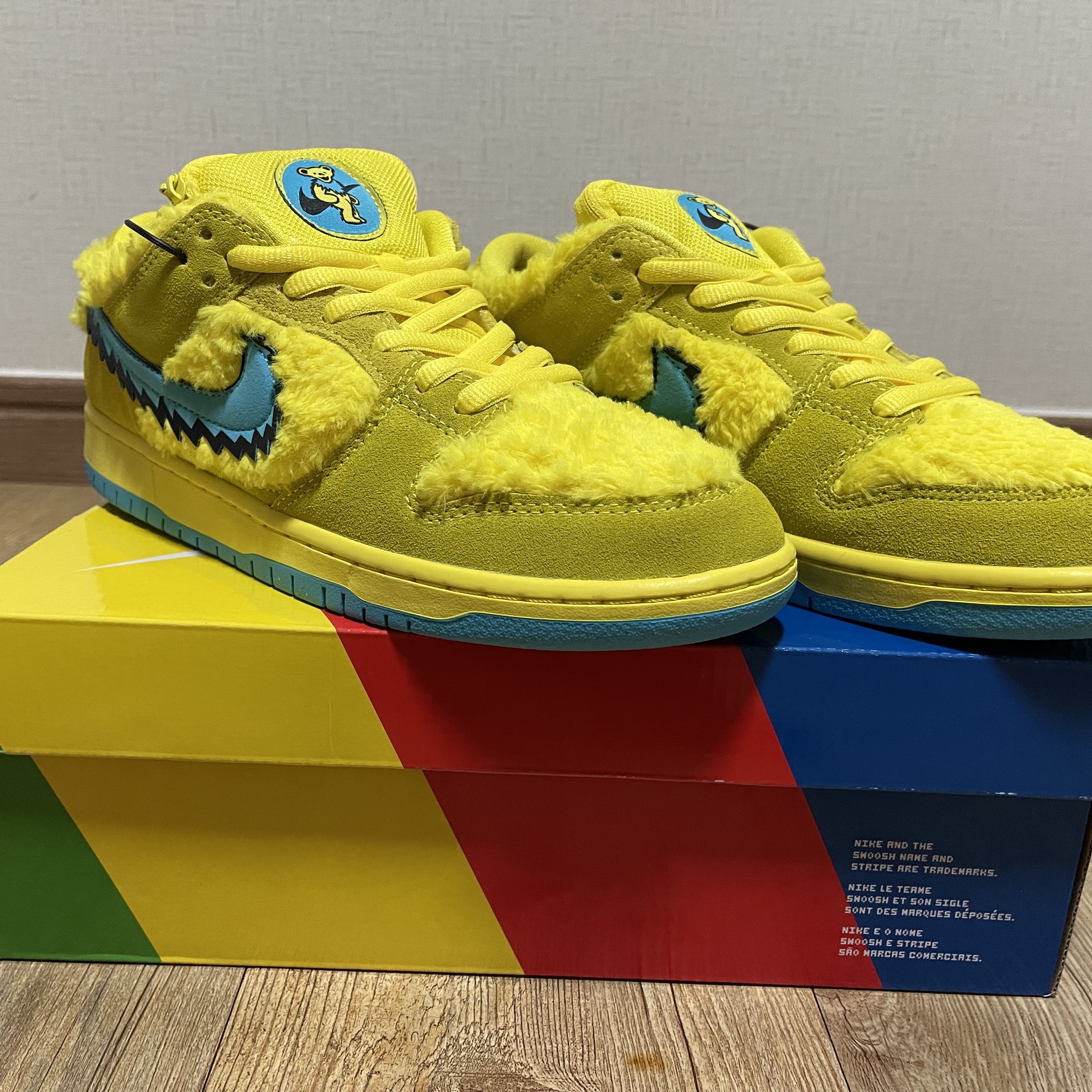Nike x Grateful Dead SB Dunk Low Yellow Bear 착용 스타일
