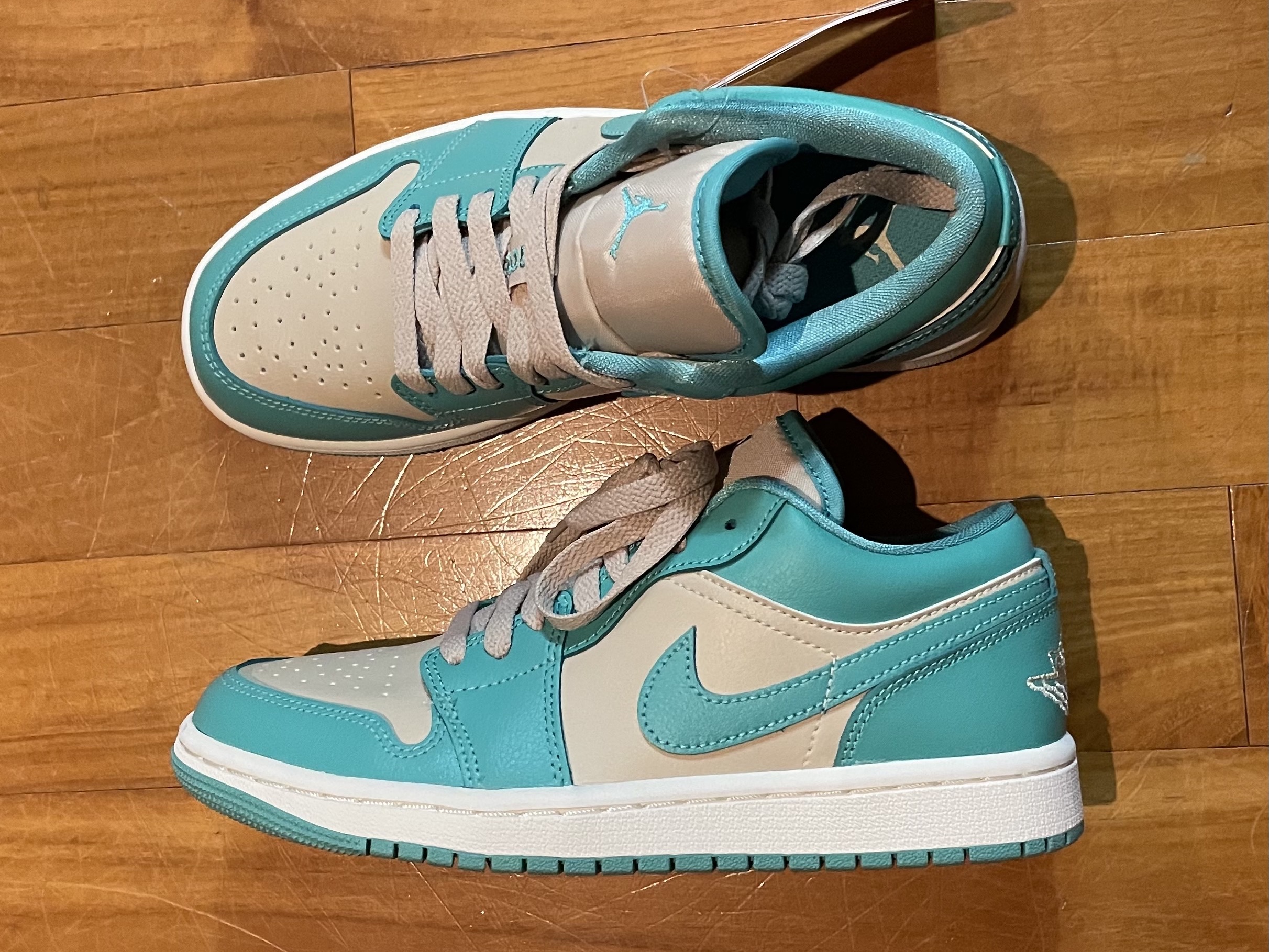 (W) Jordan 1 Low New Emerald 착용 스타일 - 2