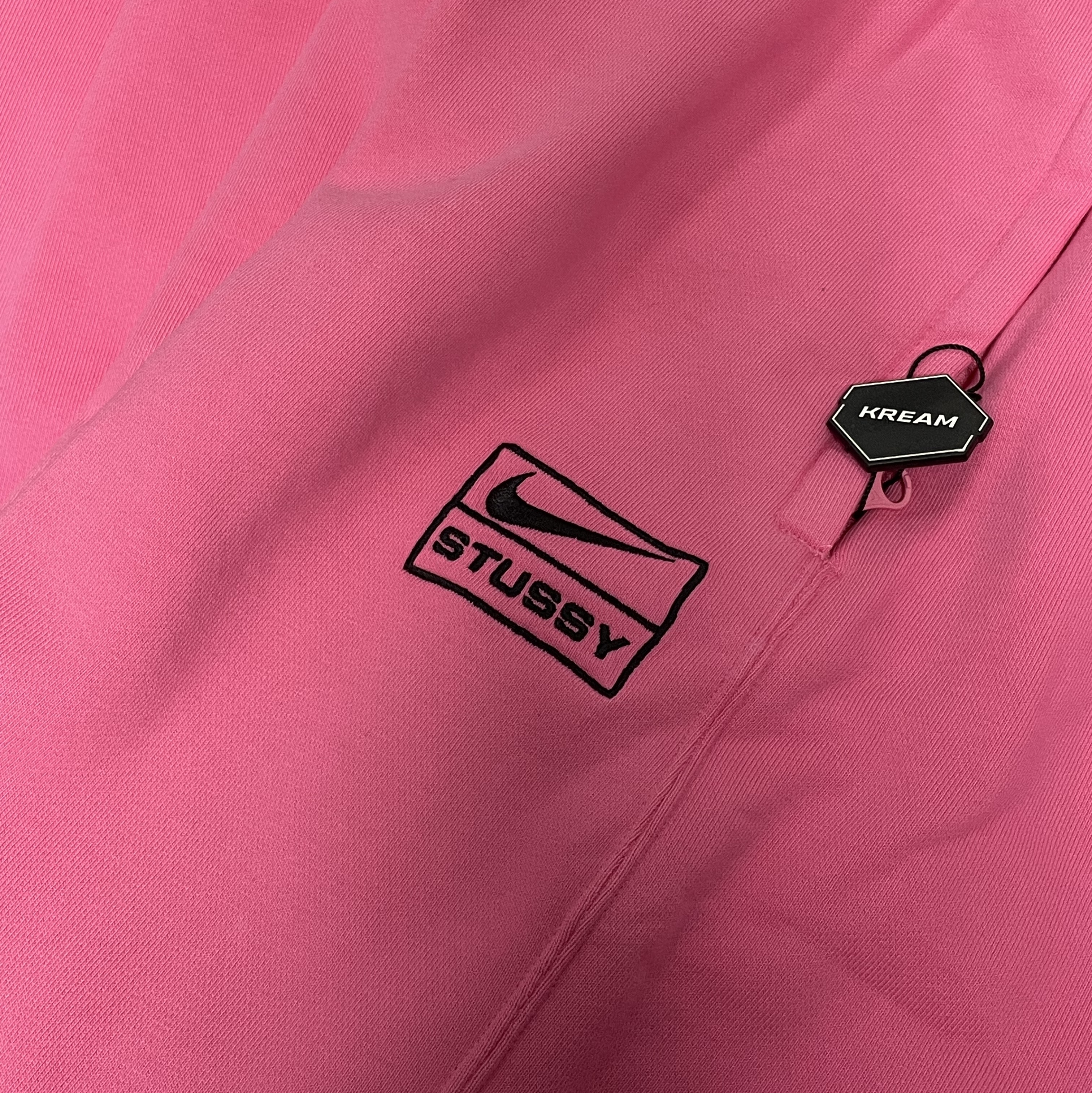 Nike x Stussy NRG Washed Fleece Pants Lotus PInk (DO5296-670) 착용 스타일