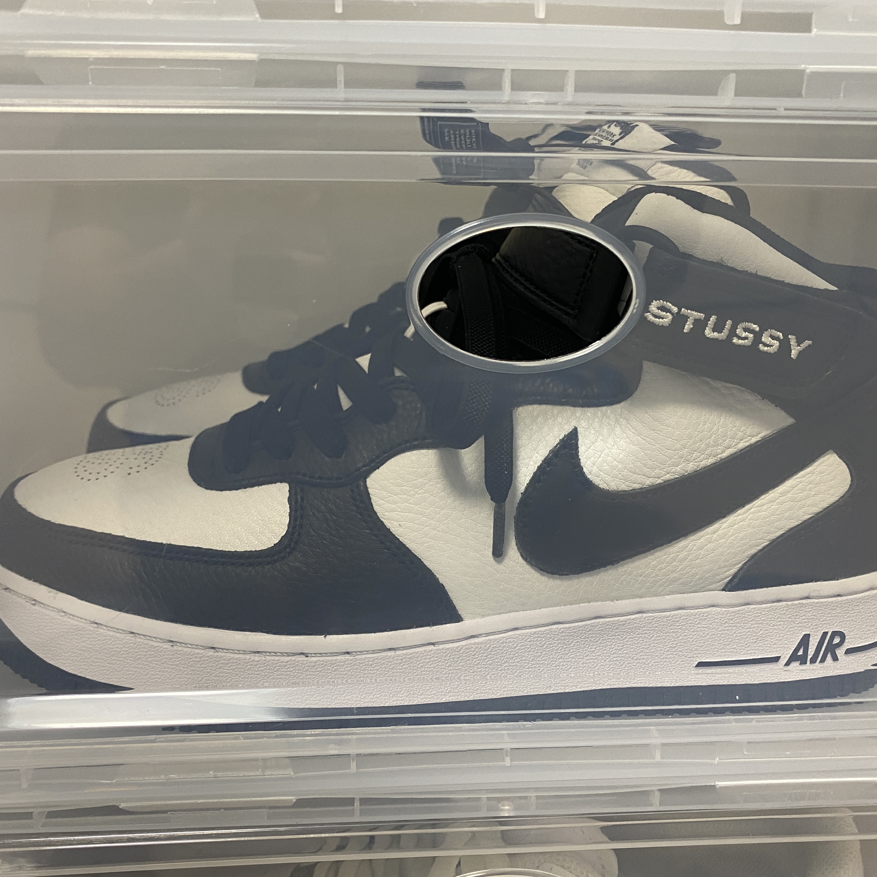 Nike x Stussy Air Force 1 '07 Mid SP Black and Light Bone 착용 스타일