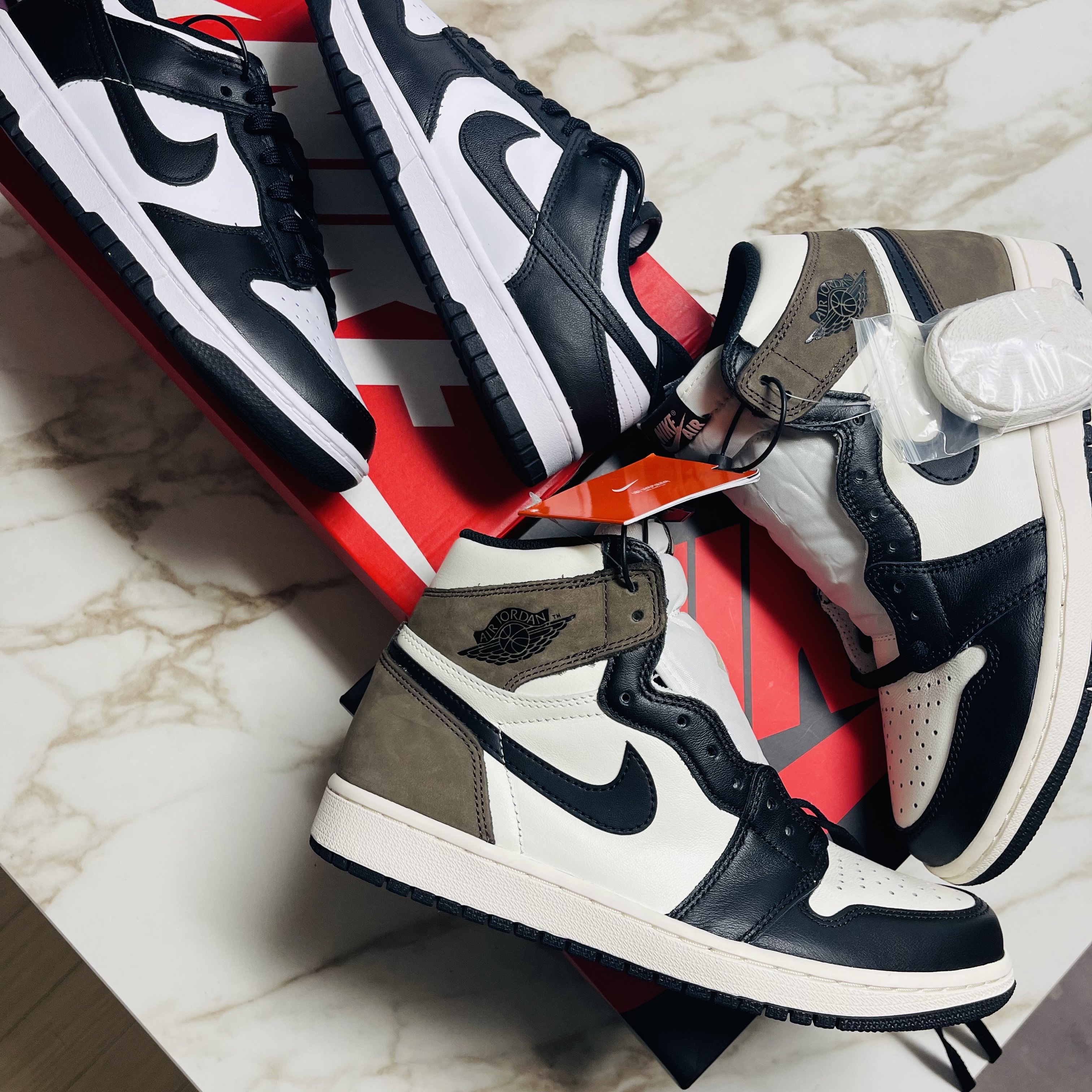 Jordan 1 Retro High OG Black Mocha, (W) Nike Dunk Low Black 착용 스타일