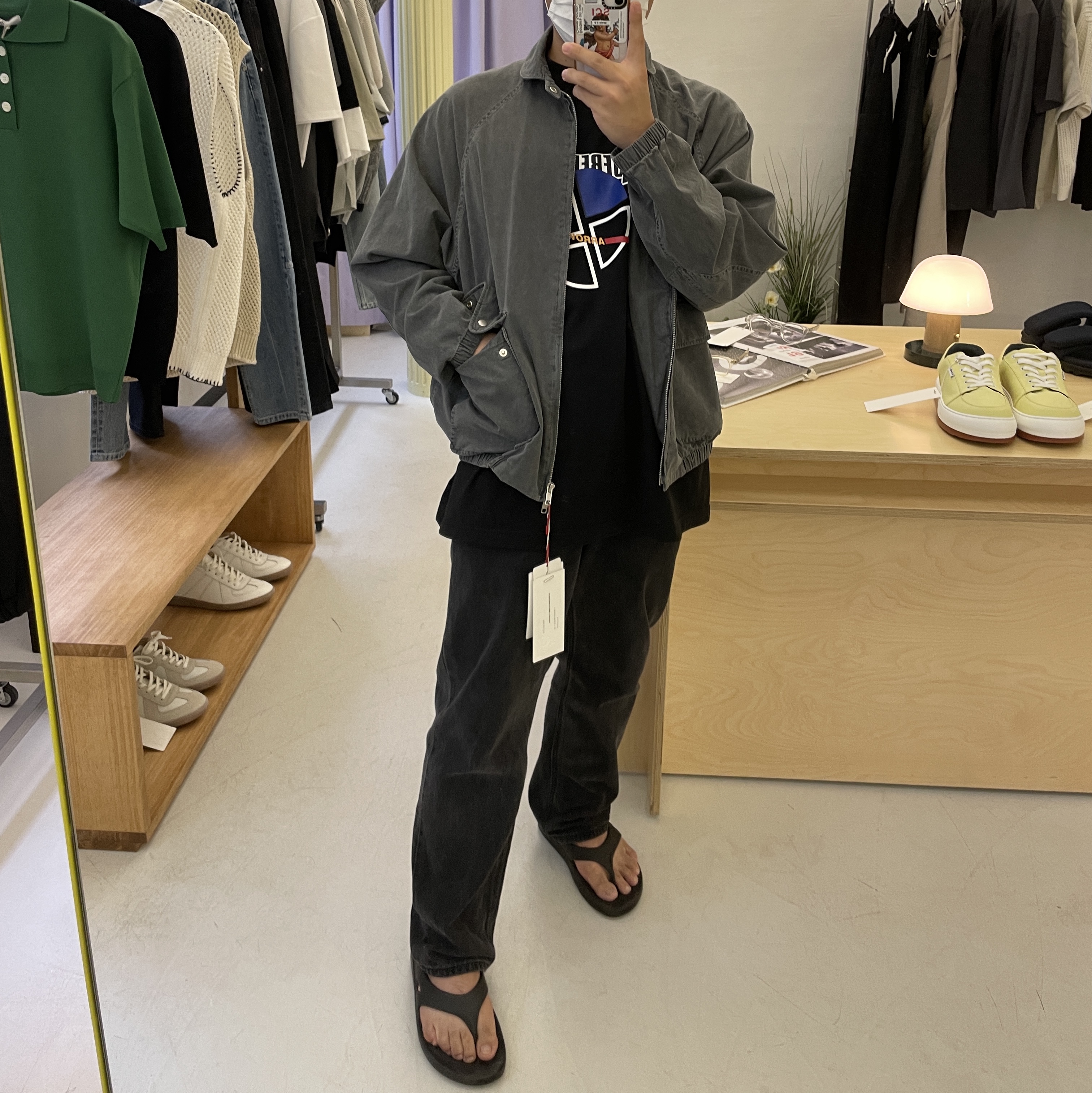 Oofos OOriginal Black 착용 스타일