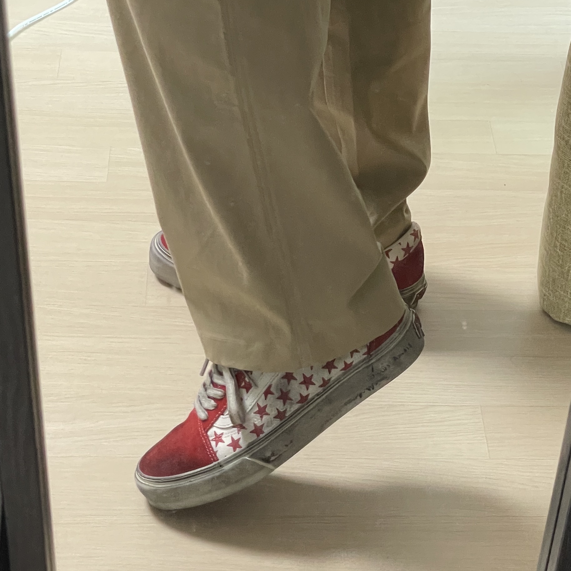 Vans Vault x Bianca Chandon Old Skool LX Stressed Red White 착용 스타일 - 3