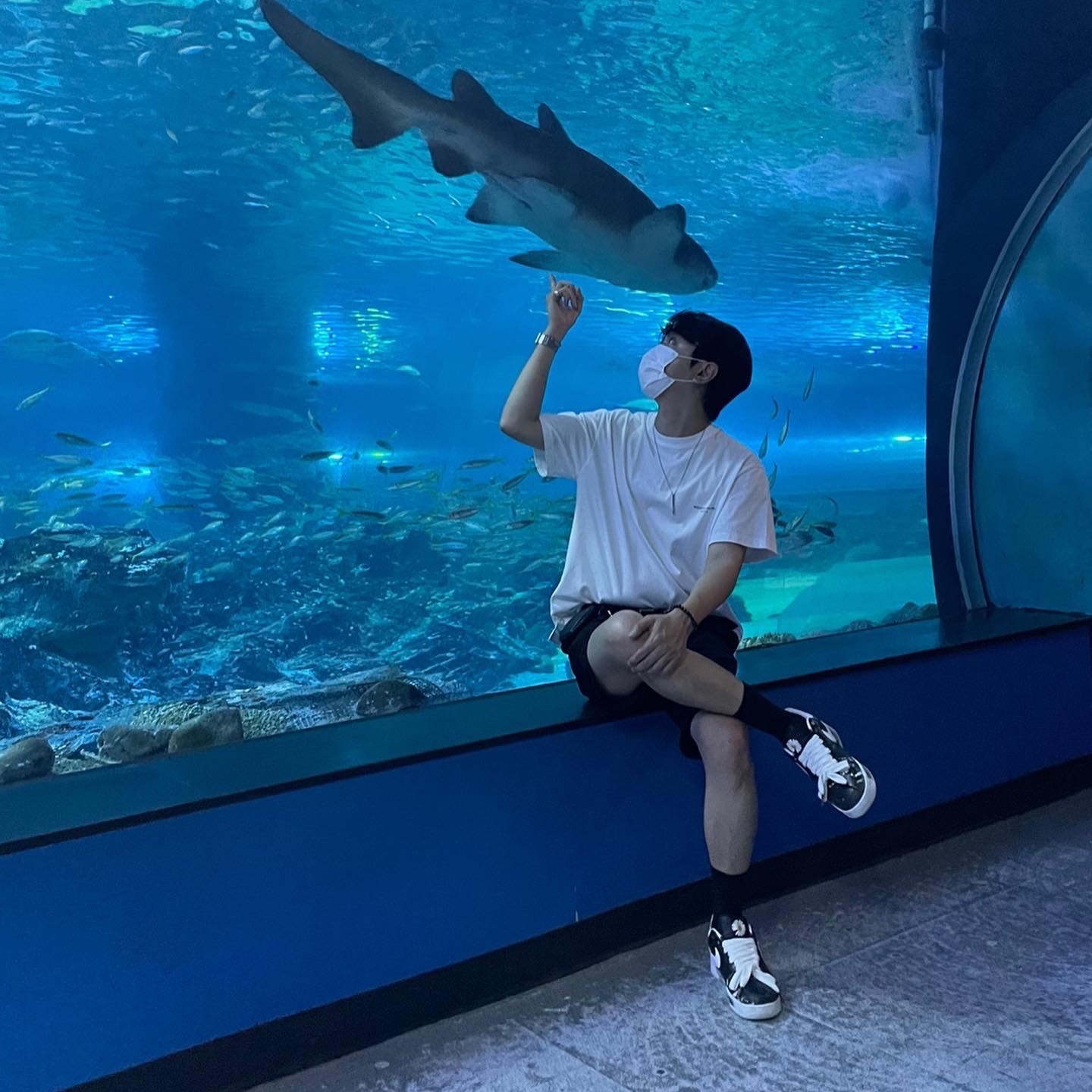 Wooyoungmi Flower Print Back Logo T-Shirt White - 22SS, Nike x Peaceminusone Air Force 1 Low Para-Noise 착용 스타일
