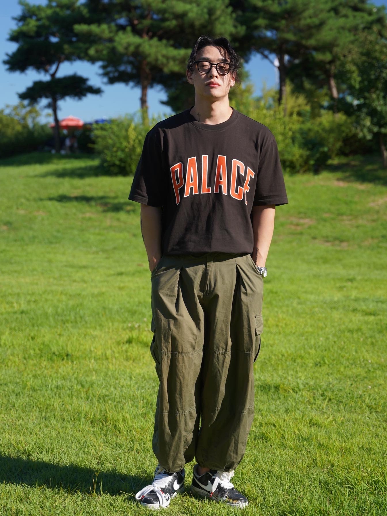 Palace Sportini T-Shirt Black - 21SS, Nike x Peaceminusone Air Force 1 Low Para-Noise 착용 스타일 - 1