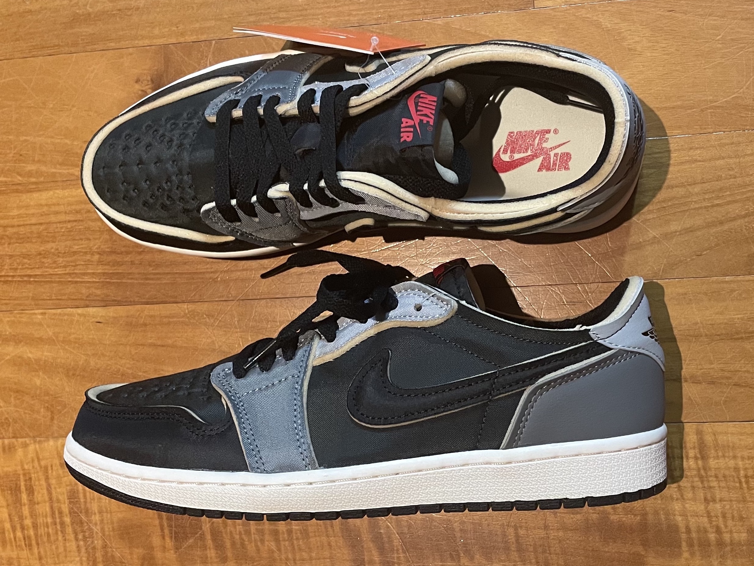 Jordan 1 Retro Low OG EX Black and Smoke Grey 착용 스타일 - 2