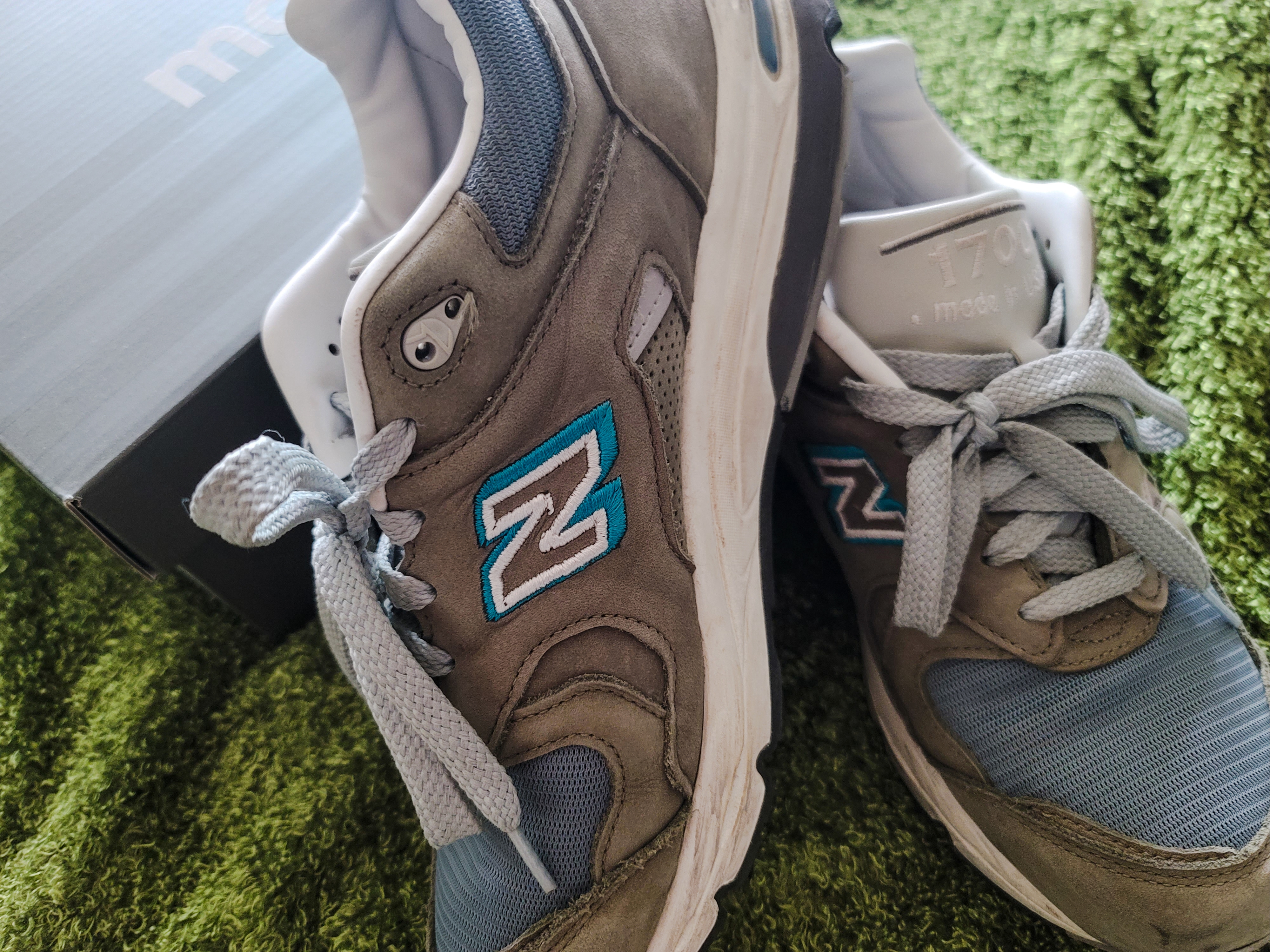 New Balance 1700 Made in USA Brown Steel Blue 착용 스타일