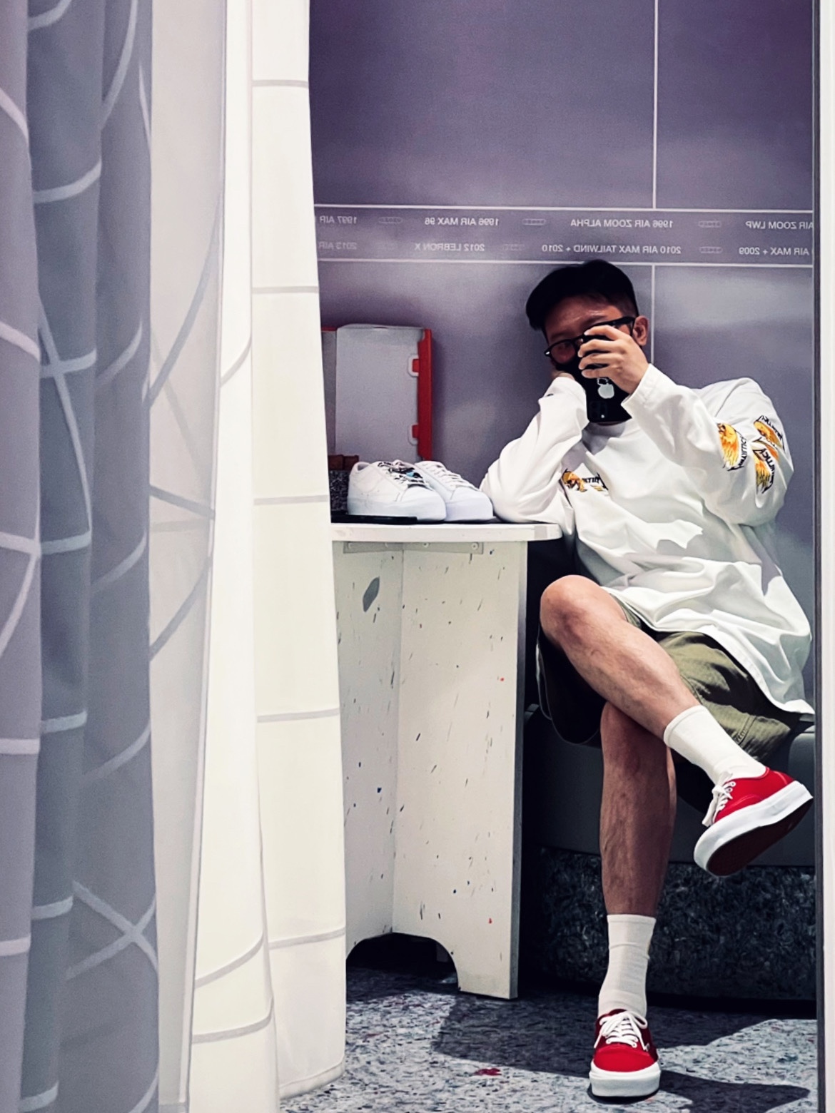 Vans Vault OG Authentic LX Red 착용 스타일