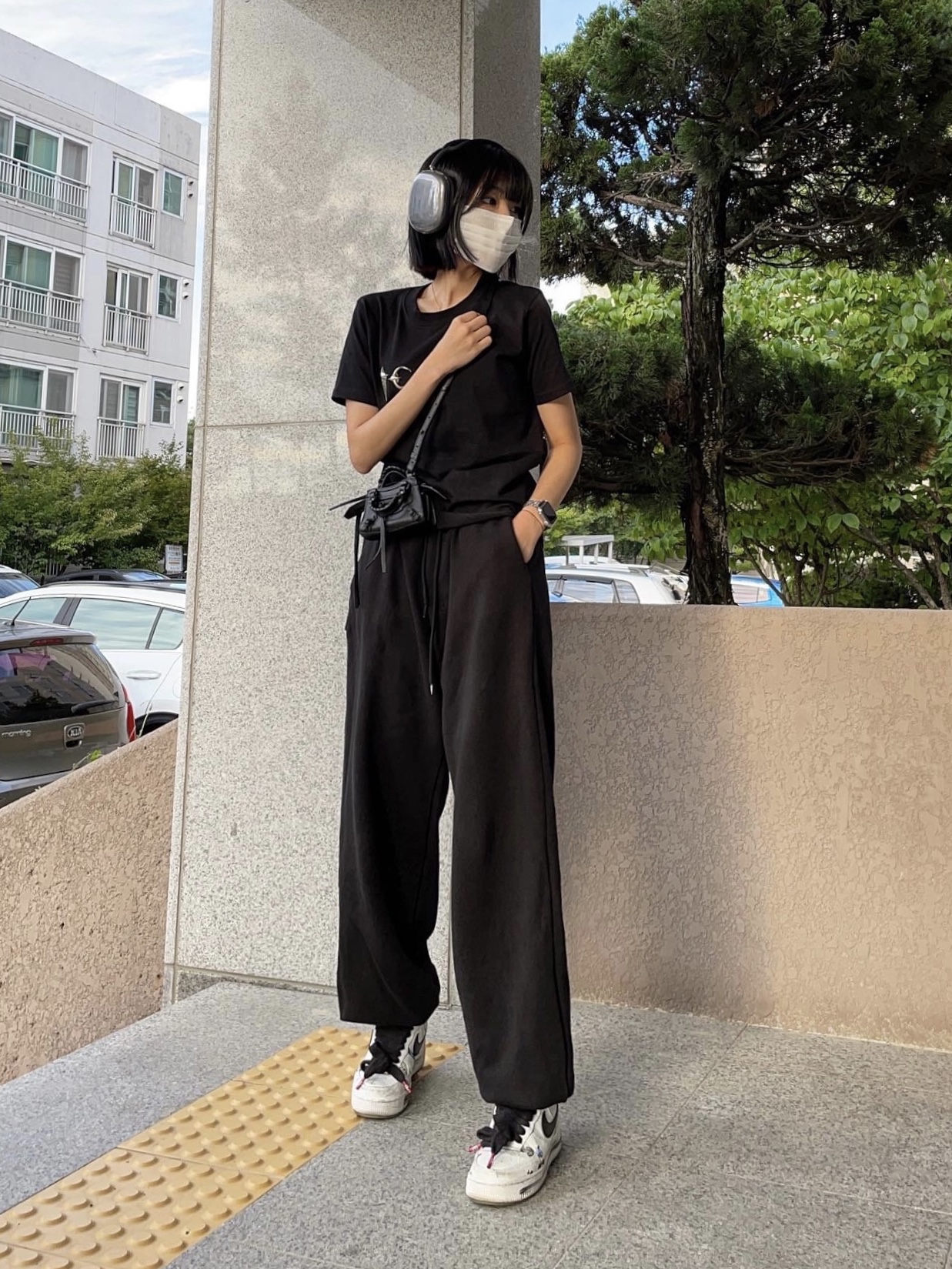 Nike x Peaceminusone Air Force 1 Low Para-Noise 2.0, Apple AirPods Max Lightning Space Gray (Korean Ver.) 착용 스타일 - 2
