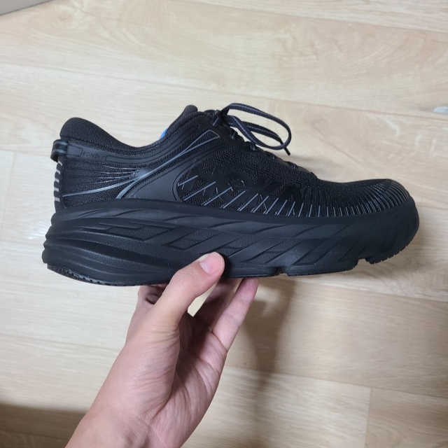 Hoka Bondi 7 Black - Wide 착용 스타일