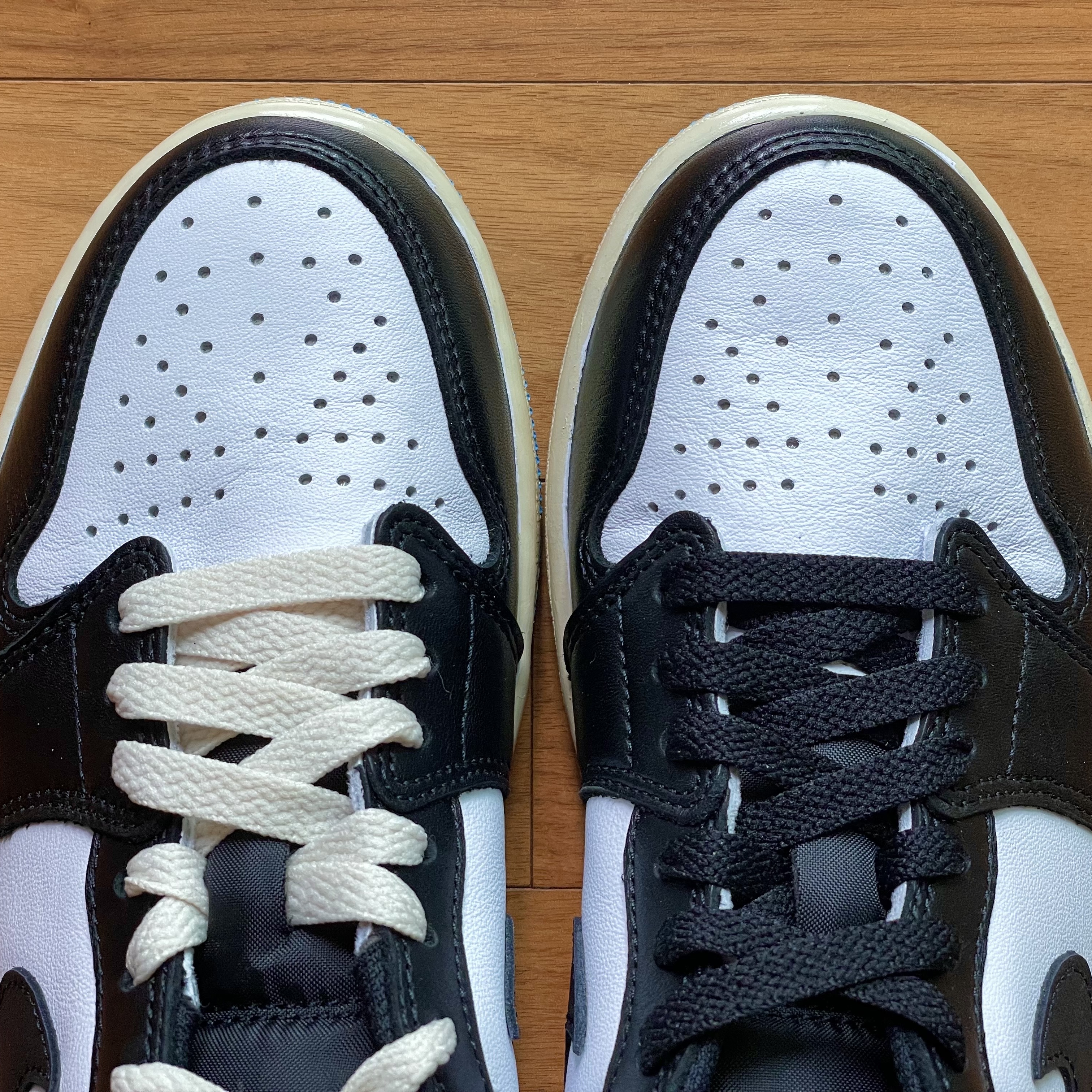 Jordan 1 Retro Low OG Black and Dark Powder Blue 착용 스타일 - 2