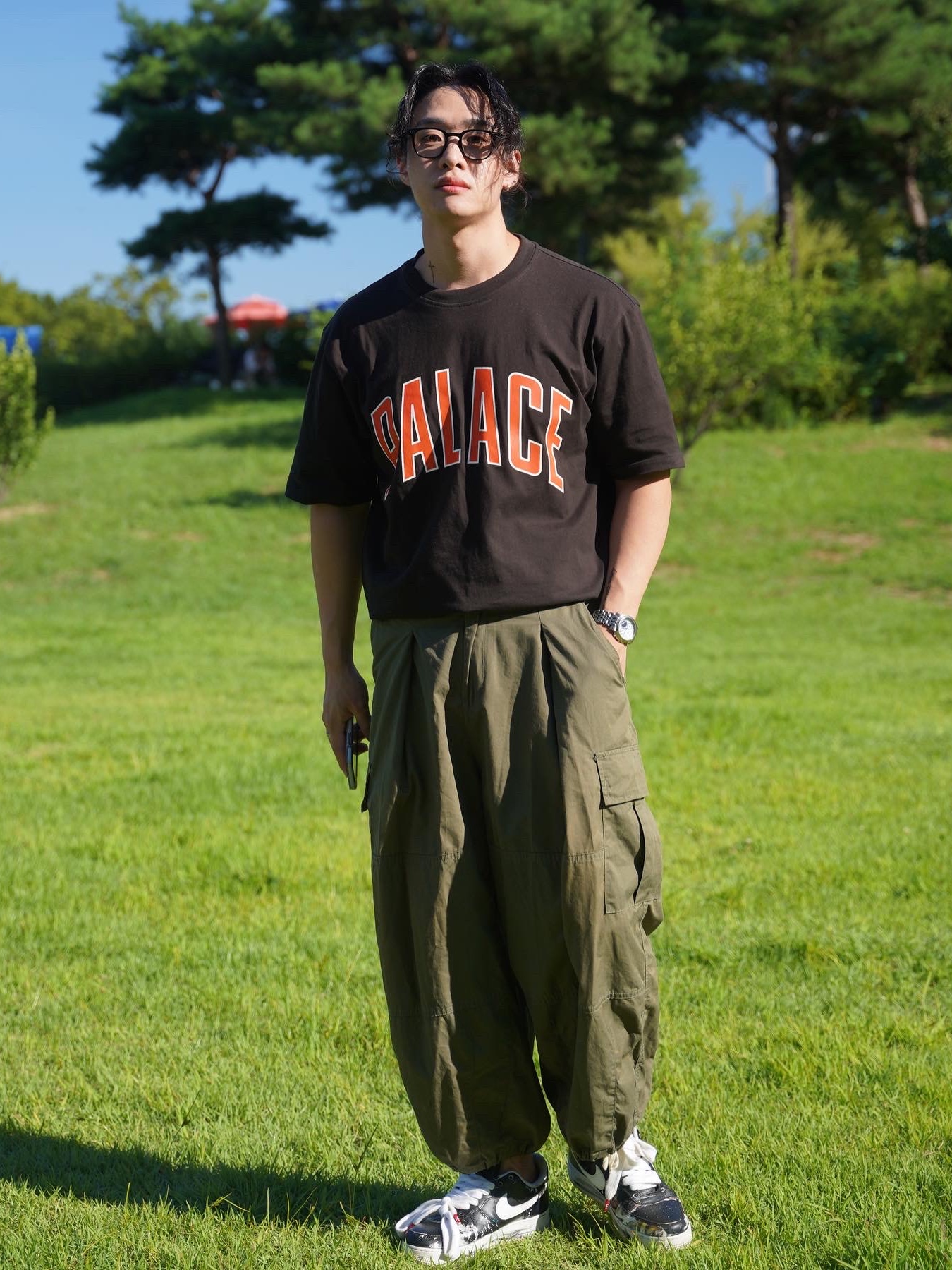 Palace Sportini T-Shirt Black - 21SS, Nike x Peaceminusone Air Force 1 Low Para-Noise 착용 스타일 - 2