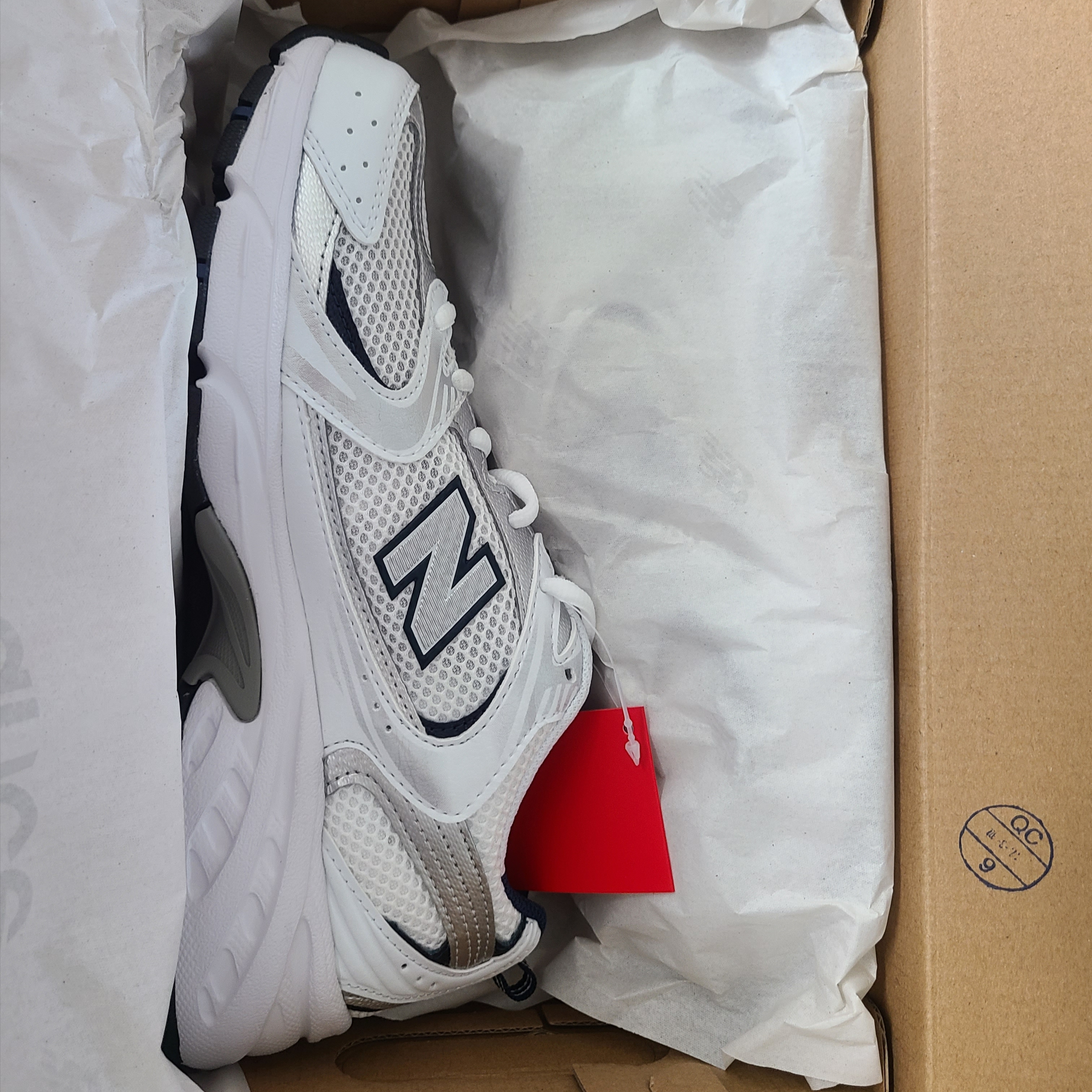 New Balance 530 White 착용 스타일