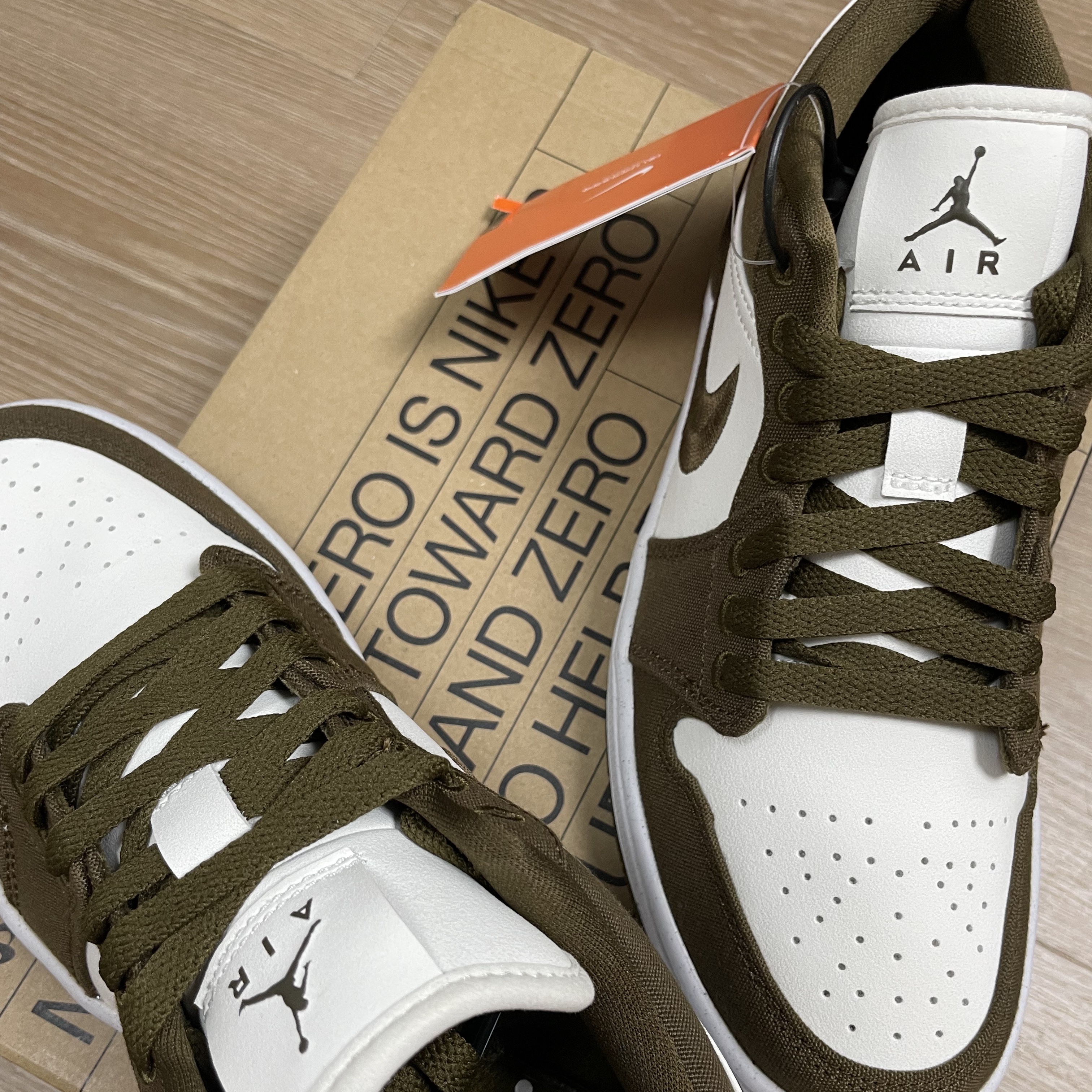 (W) Jordan 1 Low SE Light Olive 착용 스타일