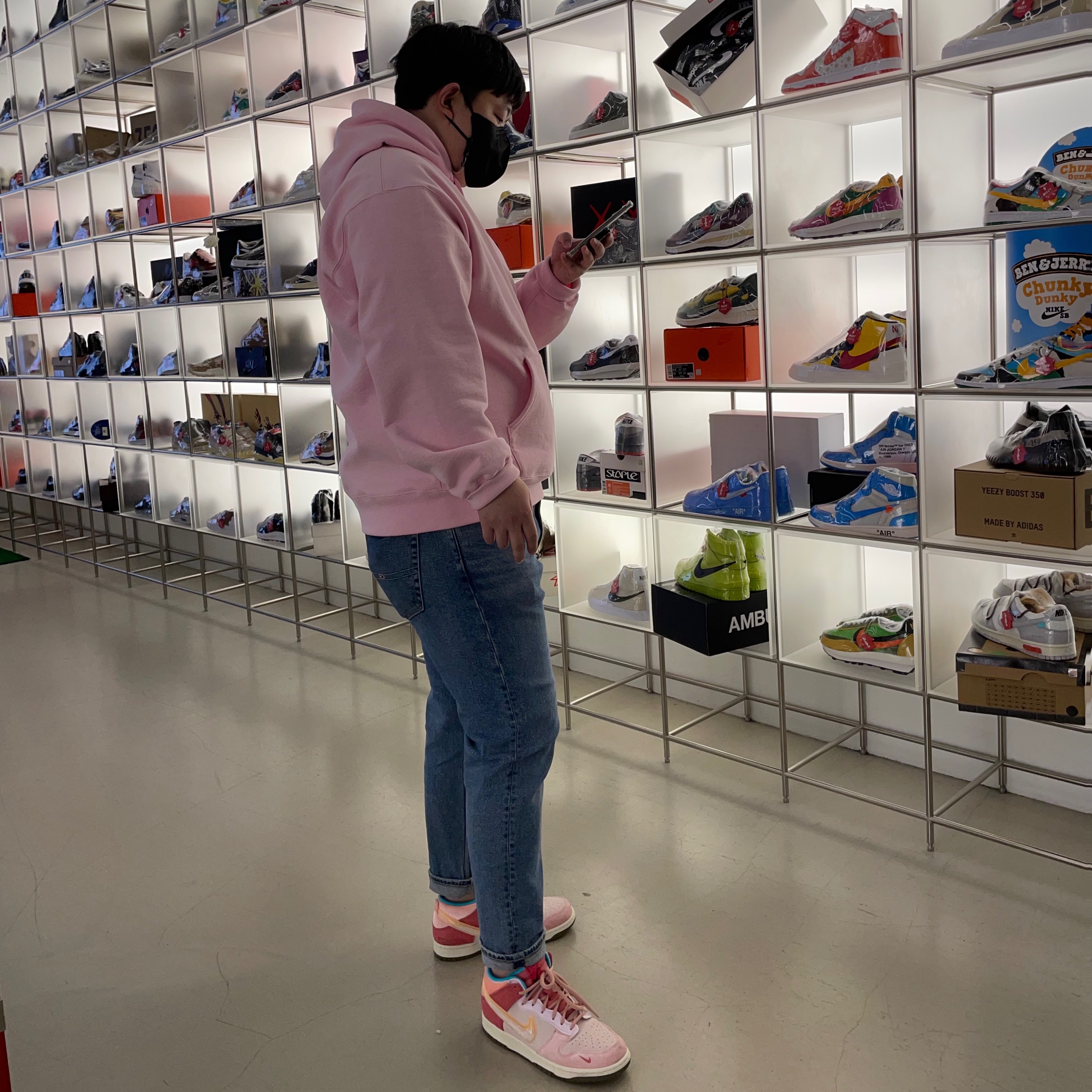 Supreme x Burberry Box Logo Hooded Sweatshirt Light Pink - 22SS, Nike x Social Status Dunk Mid Free Lunch Strawberry Milk 착용 스타일