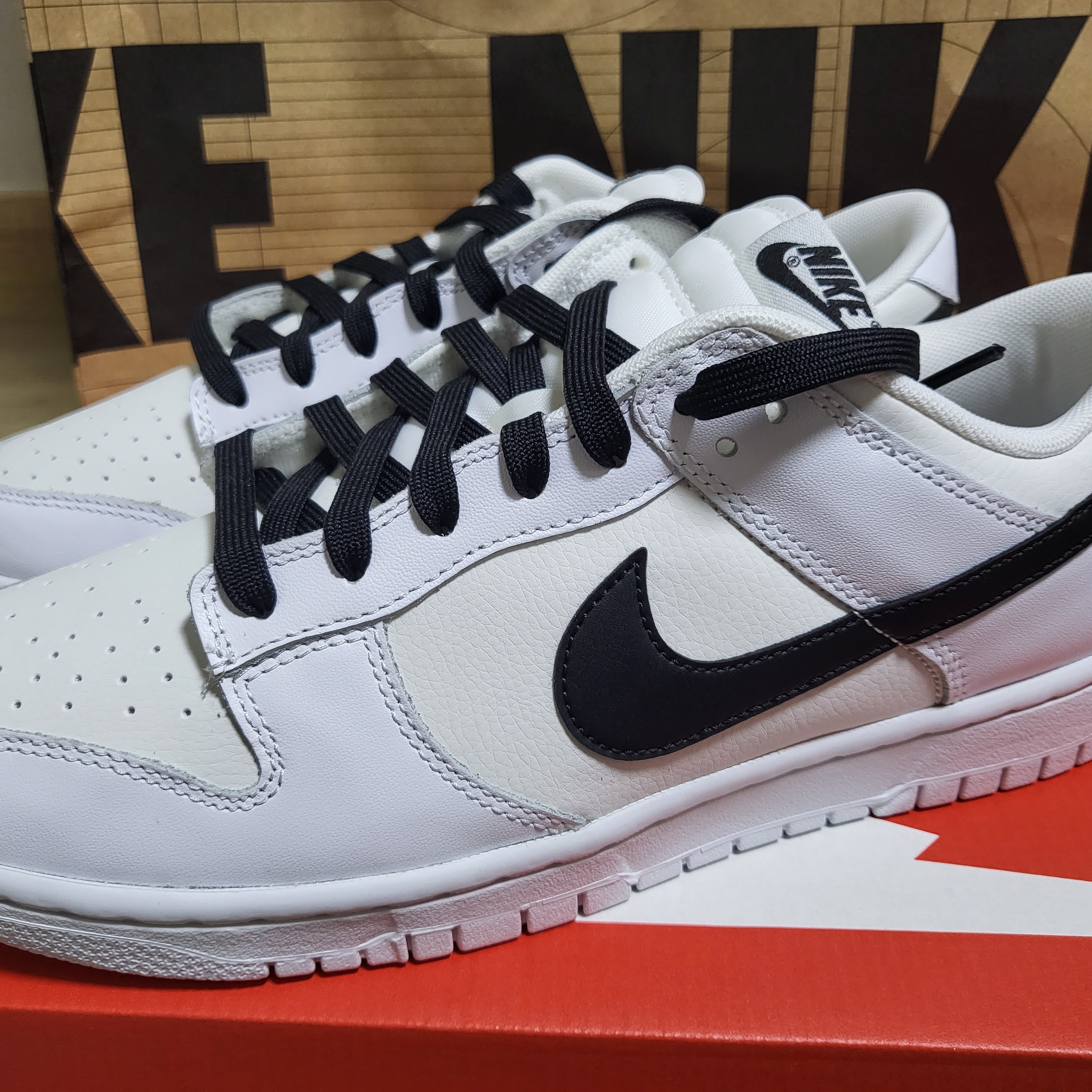 Nike Dunk Low Retro Summit White 착용 스타일 - 3