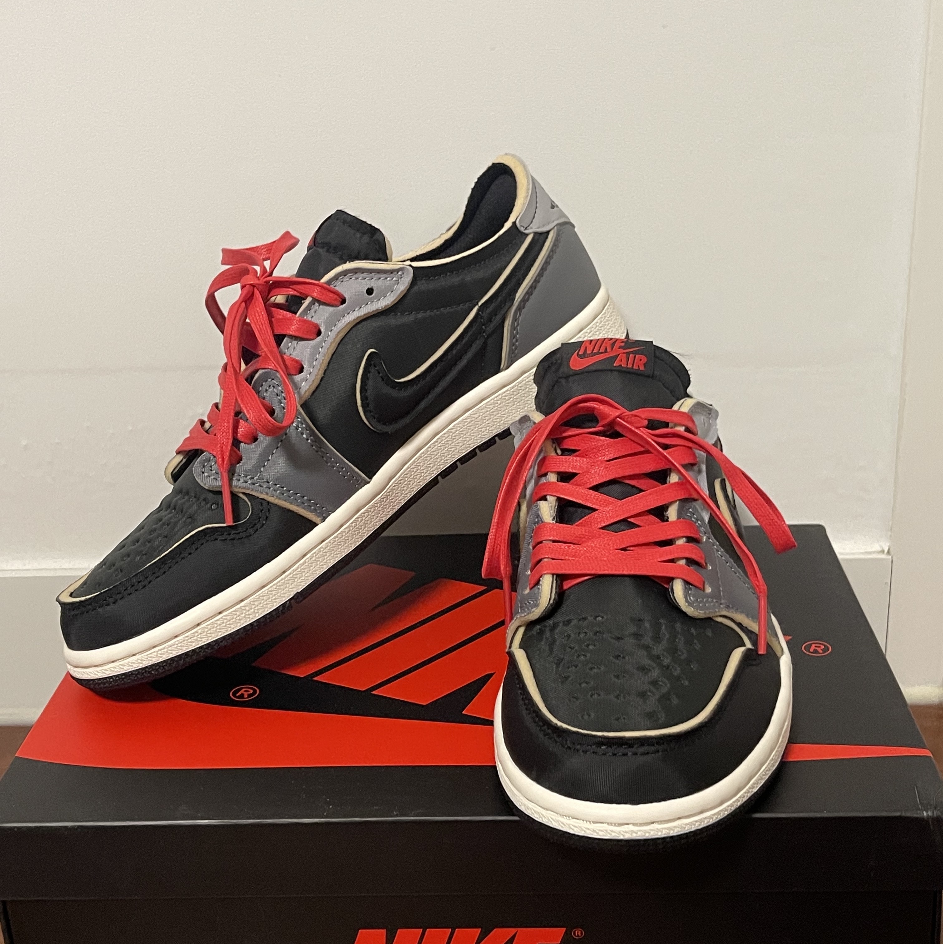 Jordan 1 Retro Low OG EX Black and Smoke Grey 착용 스타일