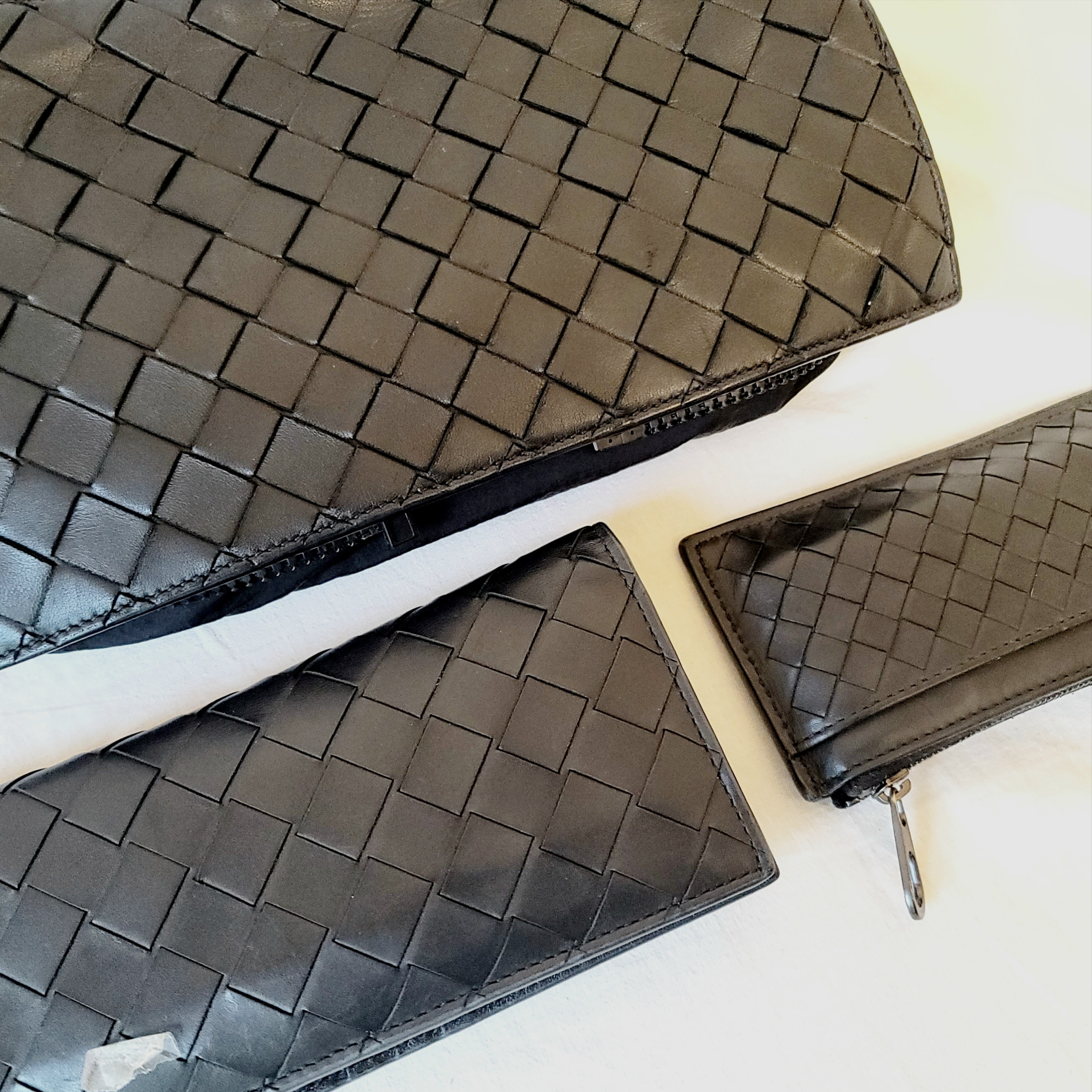 Bottega Veneta Zipped Card Case Navy, Bottega Veneta Continental Long Wallet Black 착용 스타일 - 2