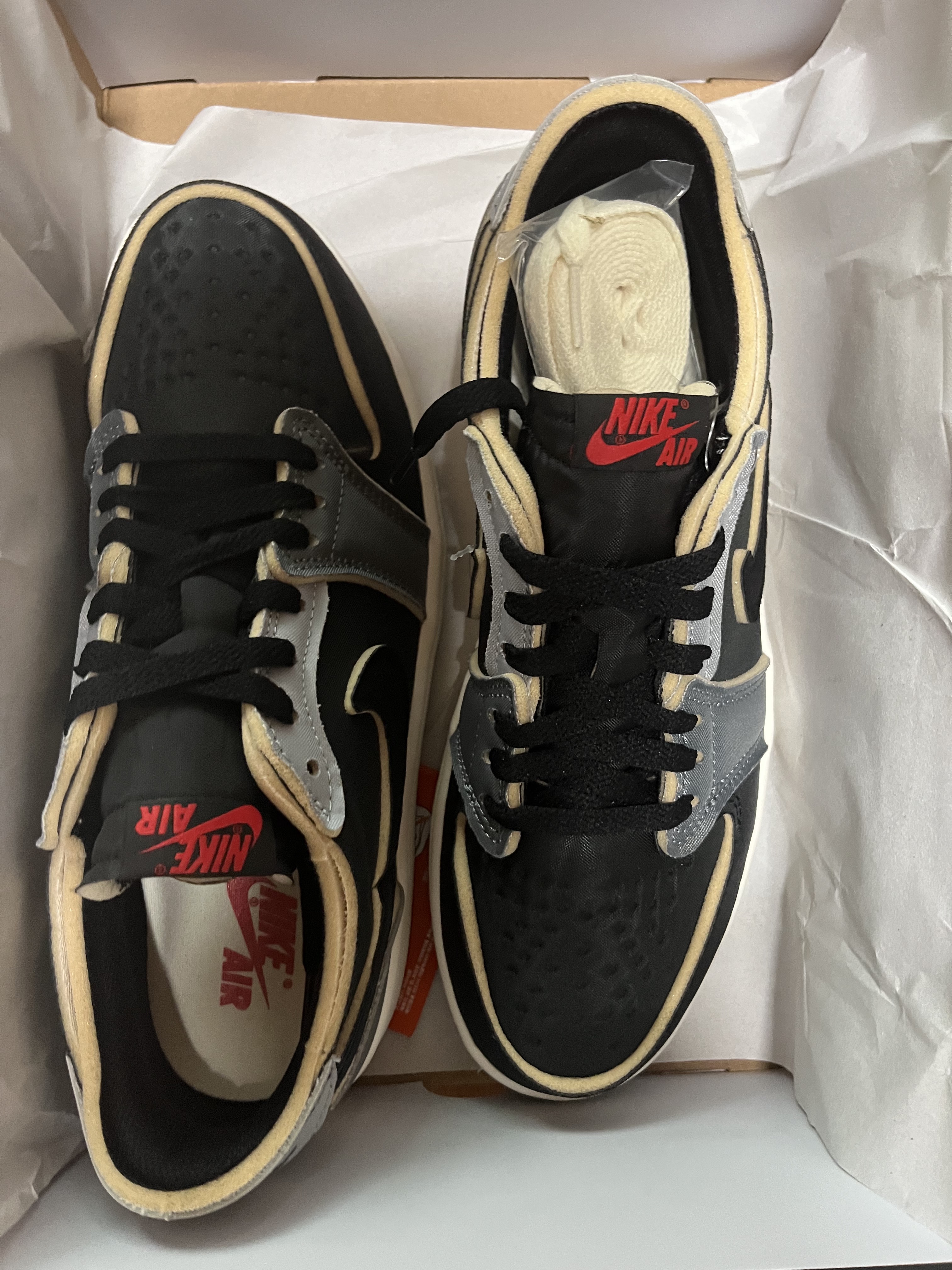 Jordan 1 Retro Low OG EX Black and Smoke Grey 착용 스타일