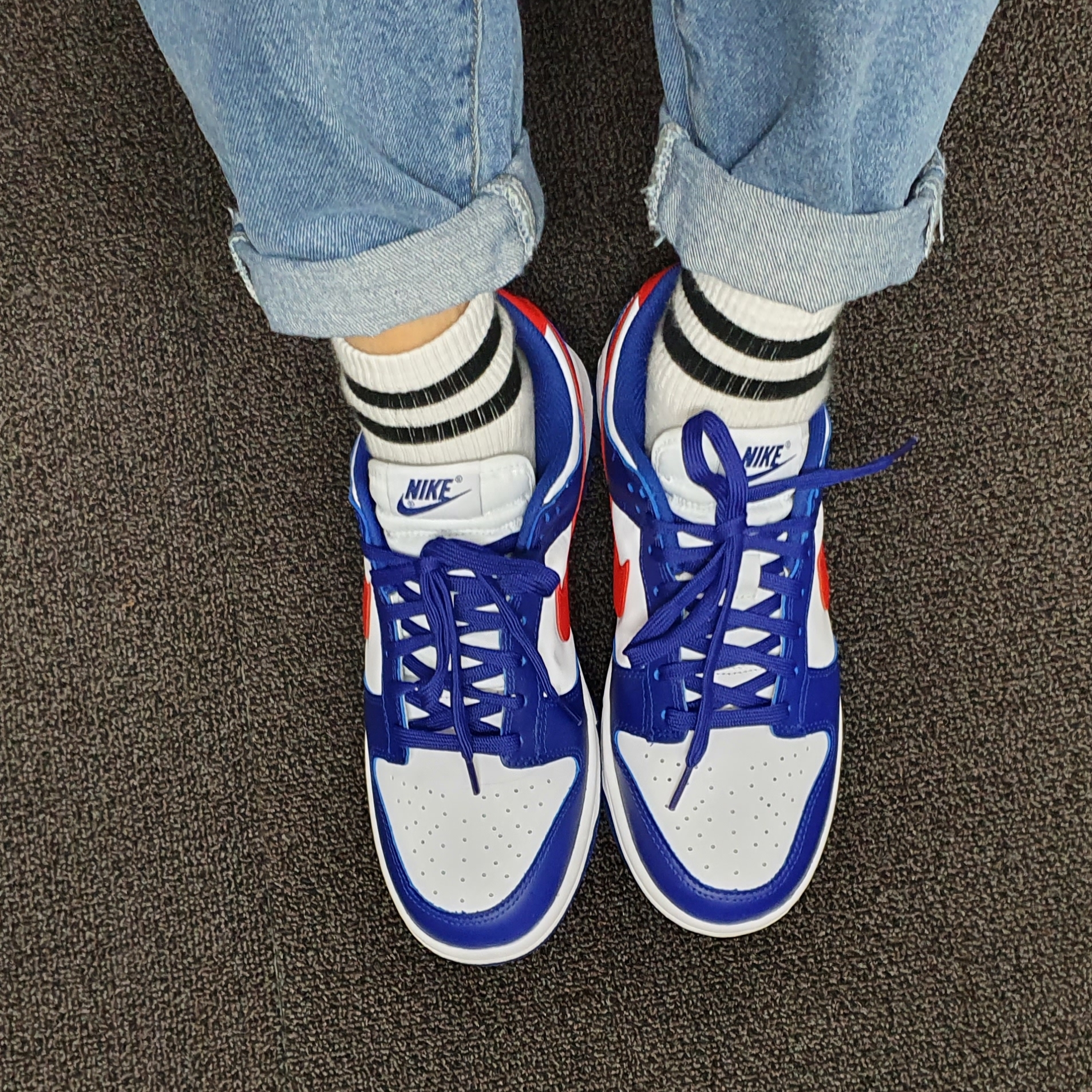 (W) Nike Dunk Low White and University Red ์ฐฉ์ฉ ์คํ์ผ - 4