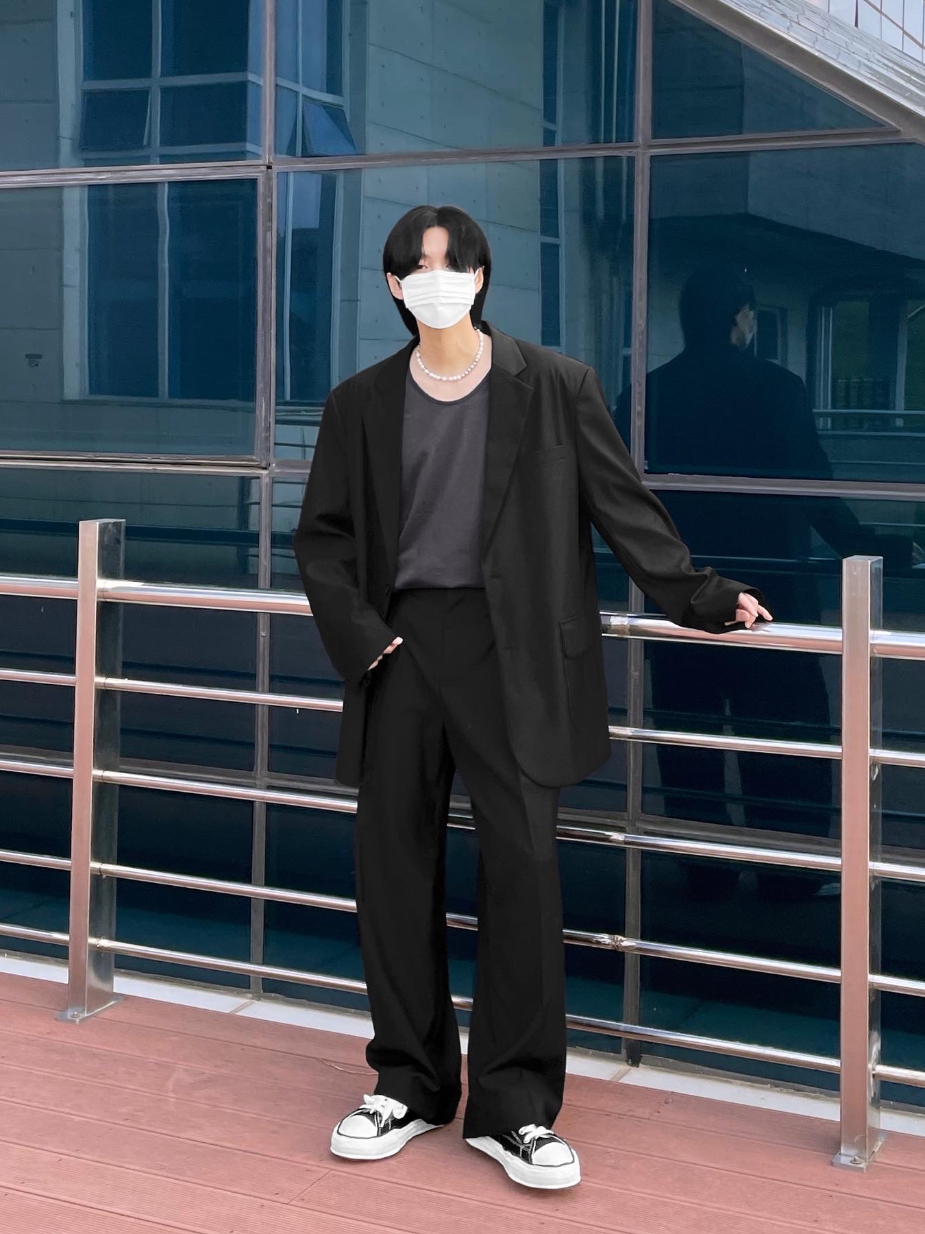 Maison Mihara Yasuhiro Peterson OG Sole Canvas Low Sneakers Black 착용 스타일 - 5
