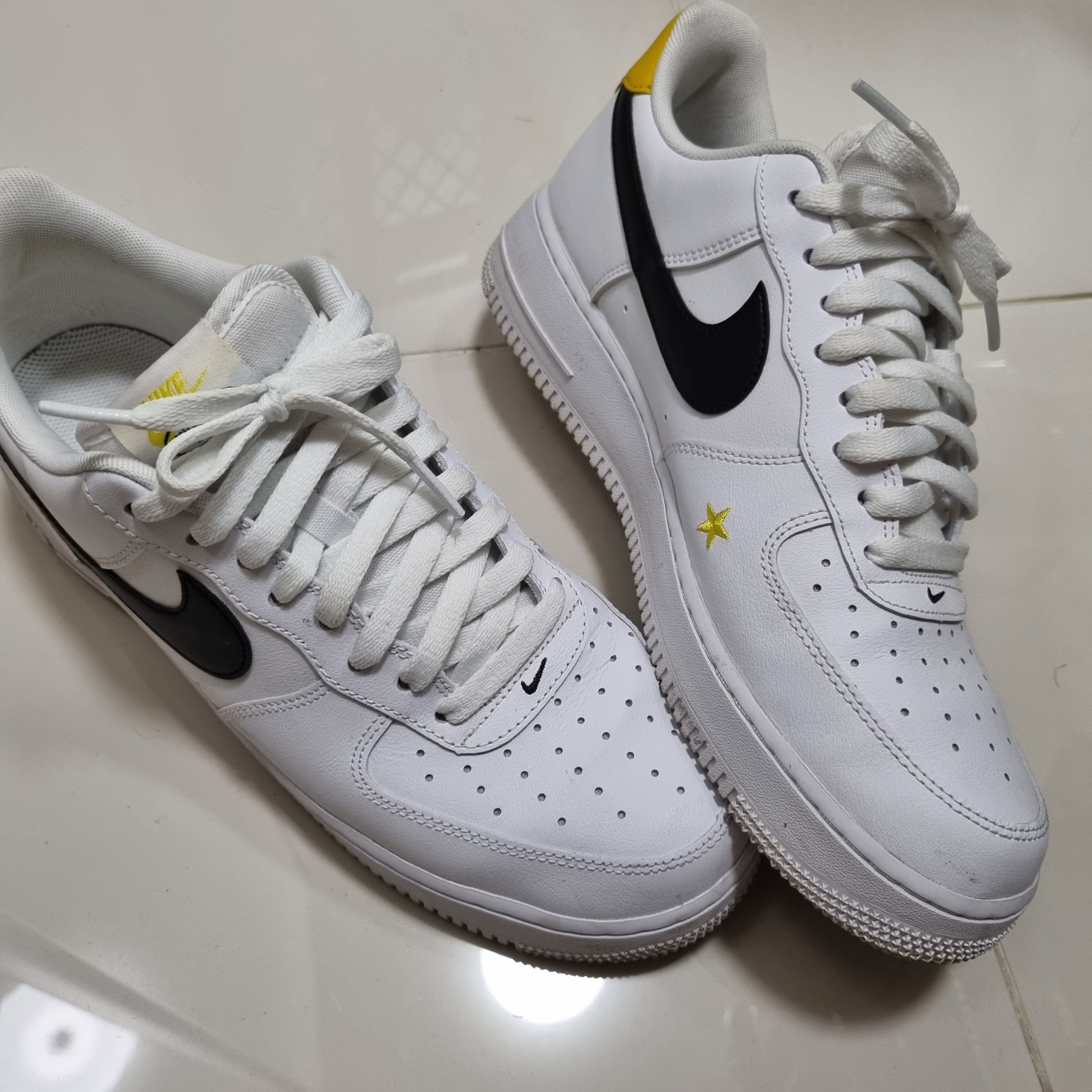 Nike Air Force 1 '07 LV8 2 Have a Nike Day 착용 스타일
