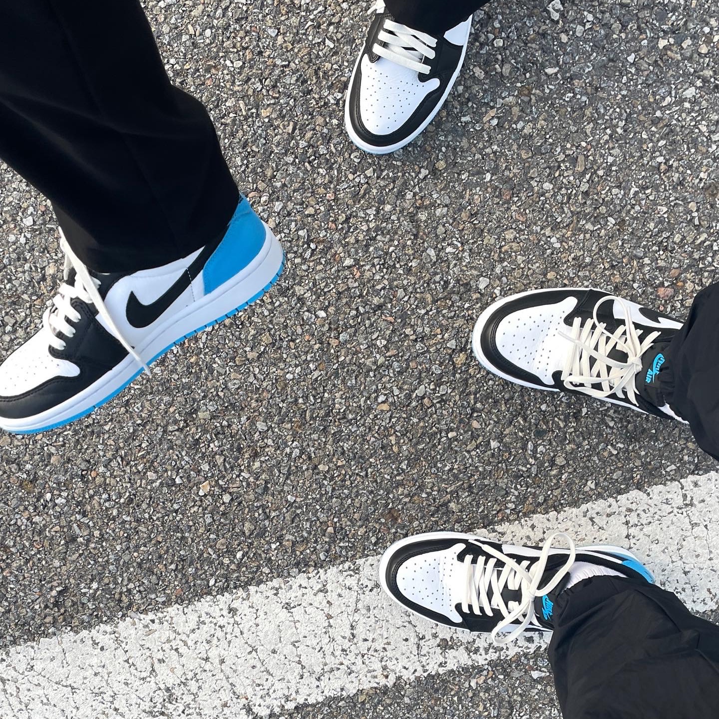 (W) Jordan 1 Retro Low OG Black and Dark Powder Blue, Jordan 1 Retro Low OG Black and Dark Powder Blue 착용 스타일 - 2