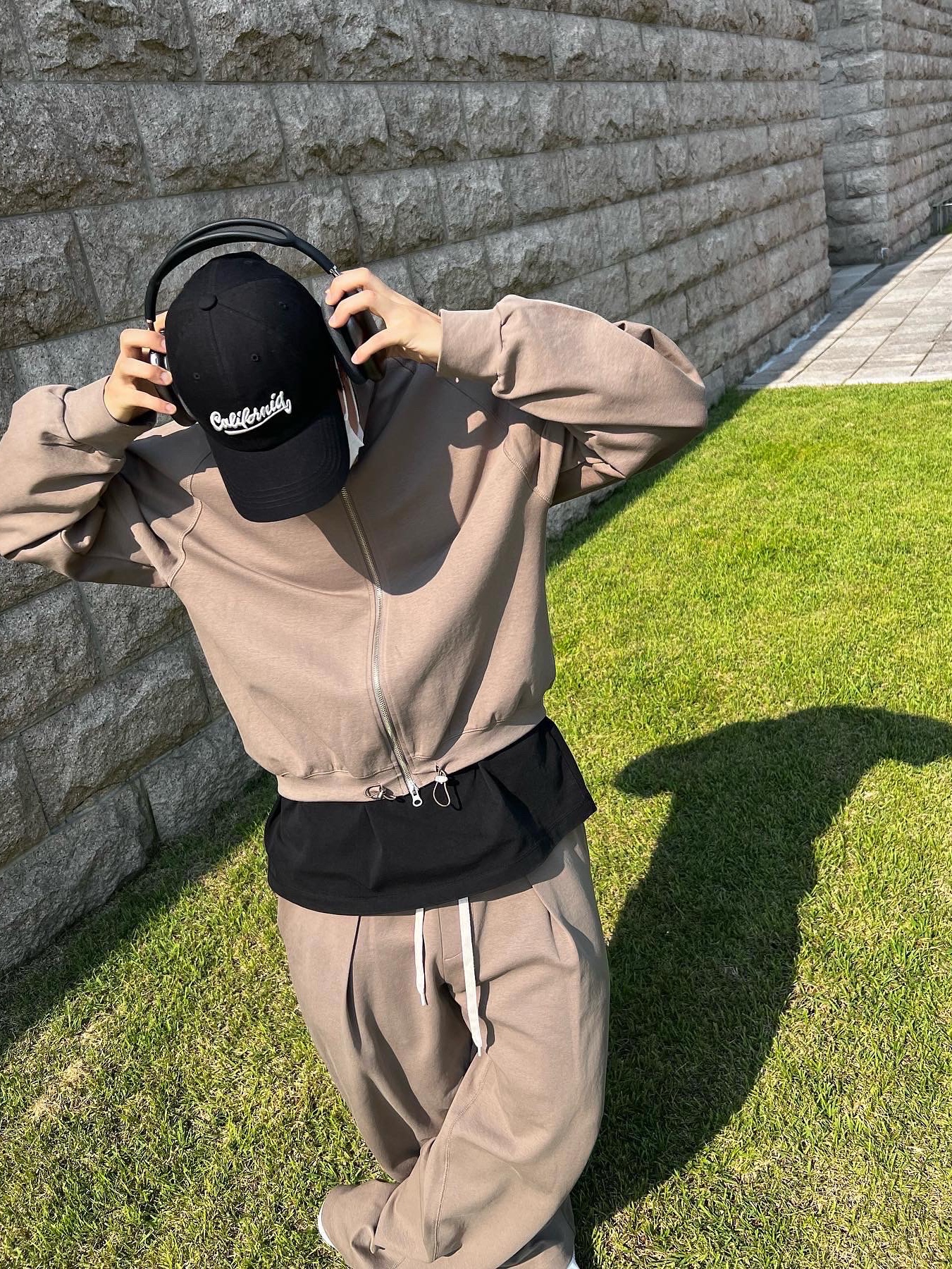 Apple AirPods Max Lightning Space Gray (Korean Ver.), Nike x Supreme Air Force 1 Low White 착용 스타일 - 2