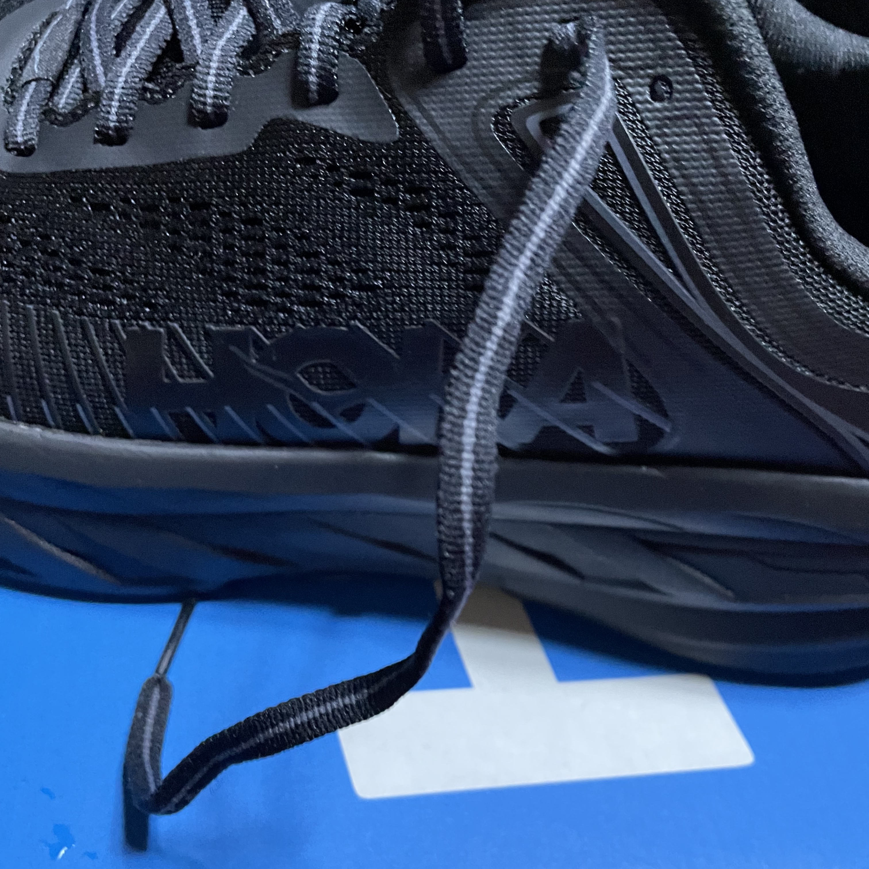 Hoka Bondi 7 Black 착용 스타일