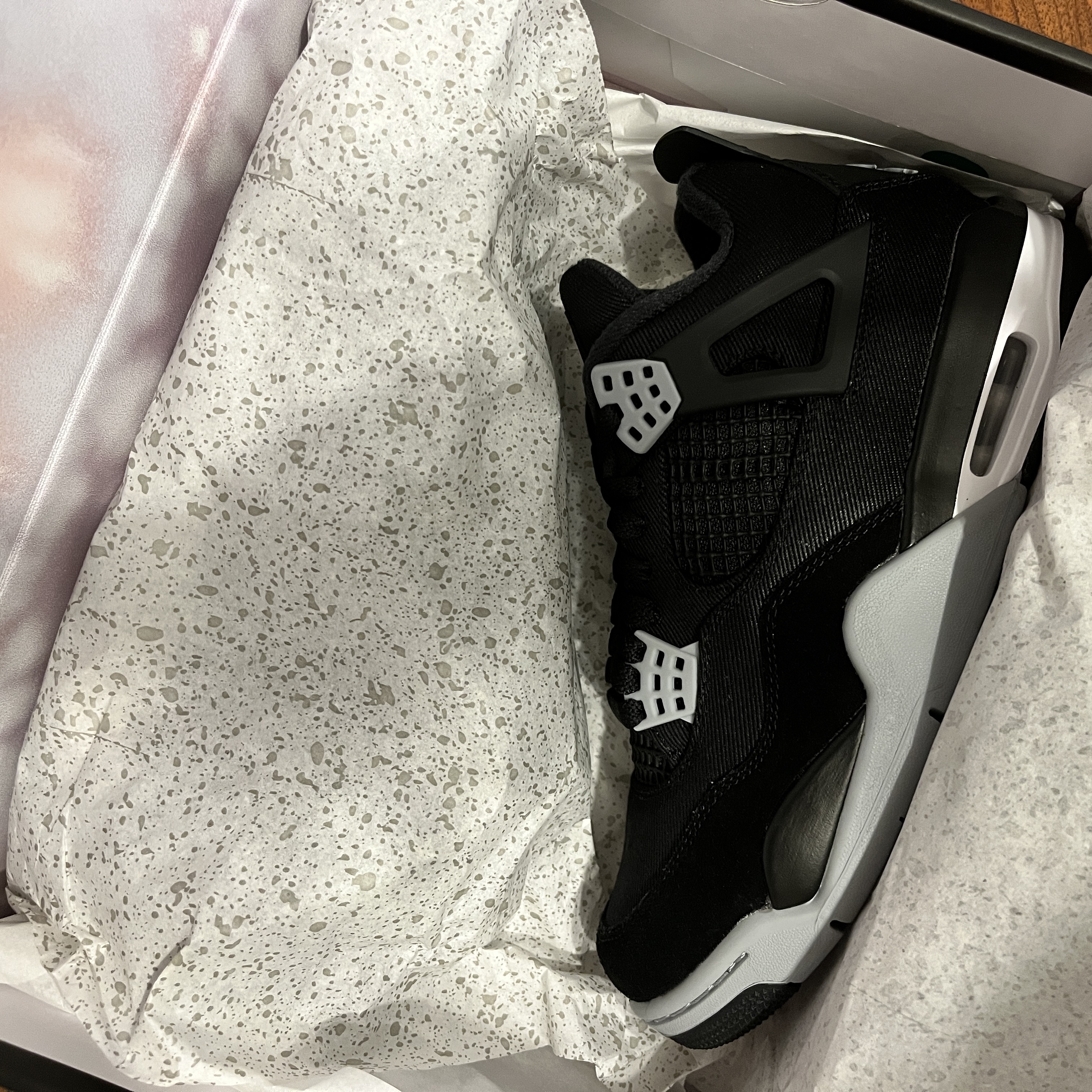 Jordan 4 Retro SE Black and Light Steel 착용 스타일