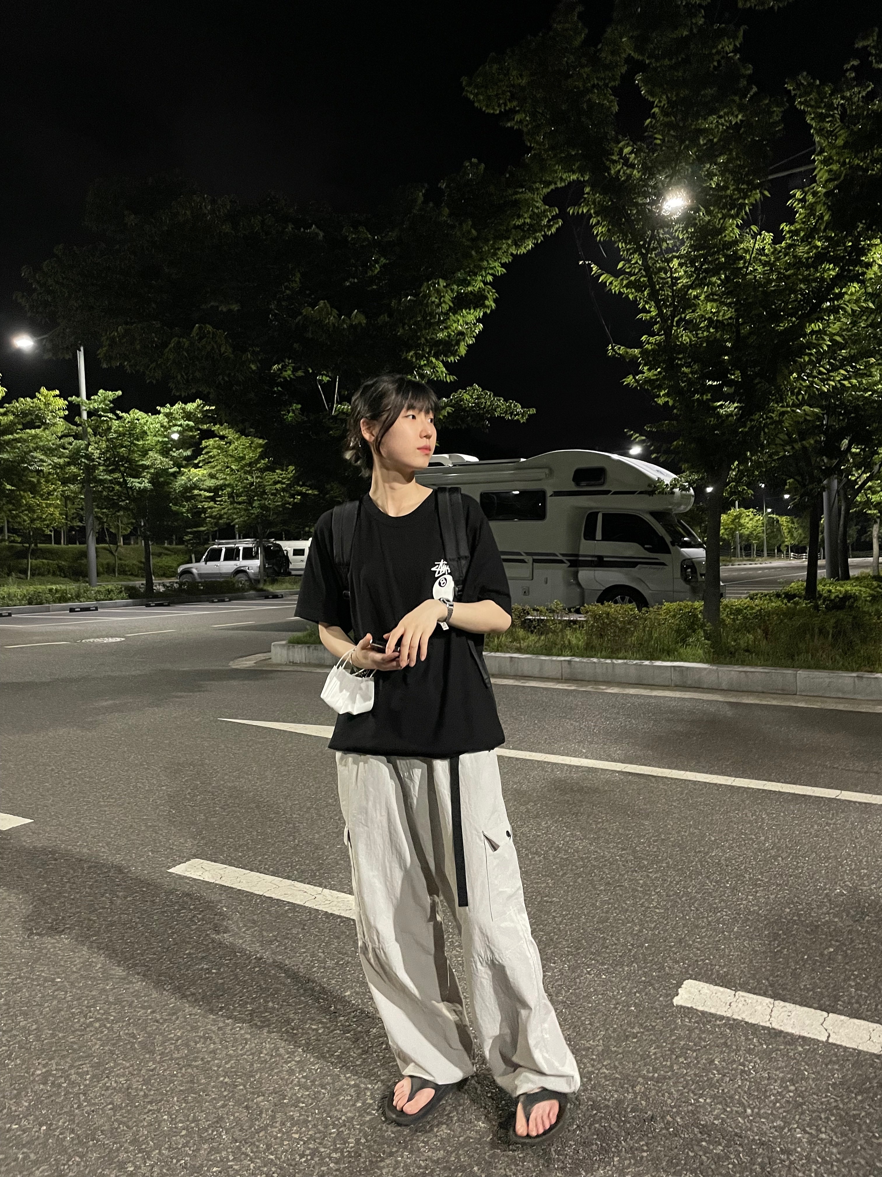 Oofos OOriginal Black, Stussy 8 Ball T-Shirt Black - 21SS 착용 스타일