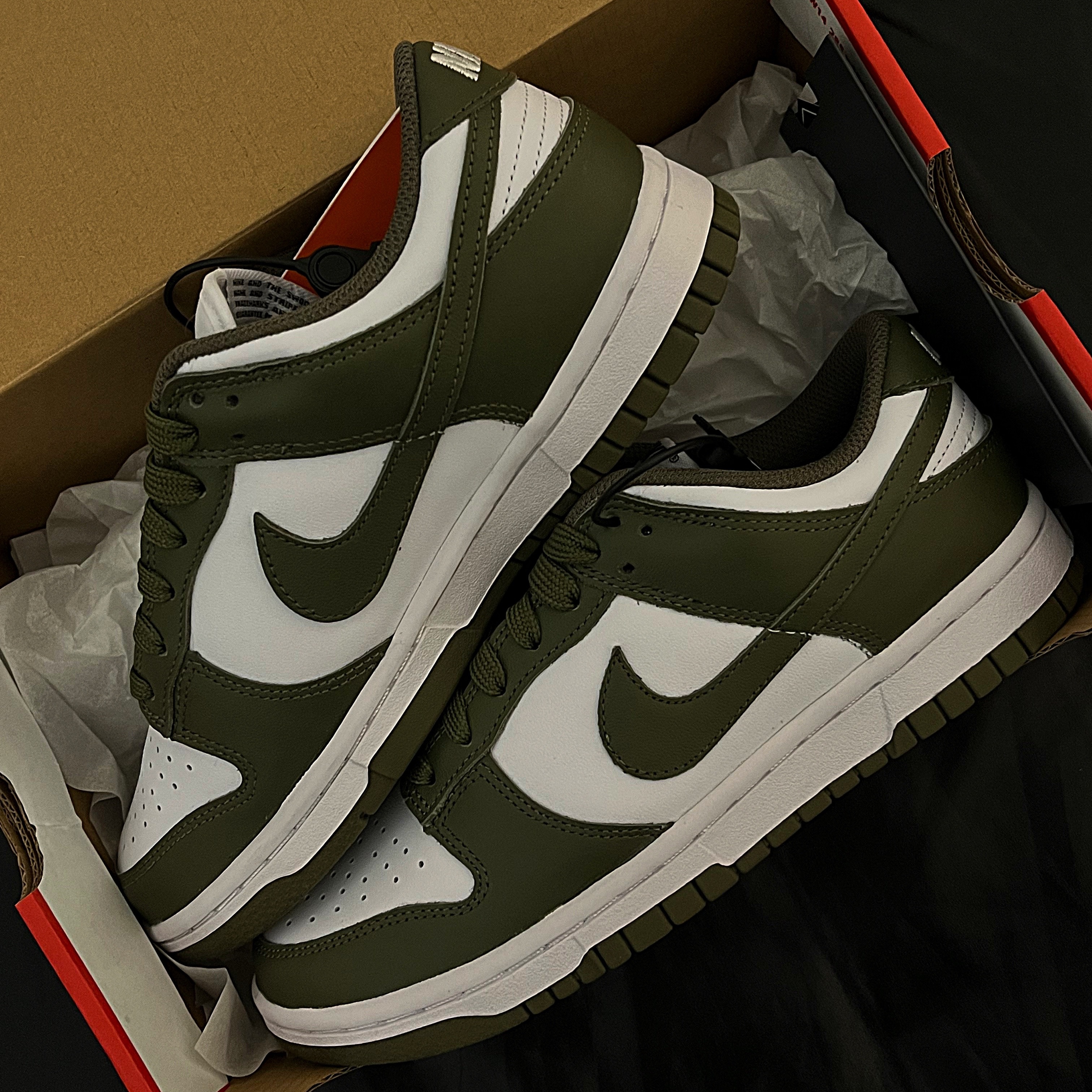 (W) Nike Dunk Low Medium Olive 착용 스타일