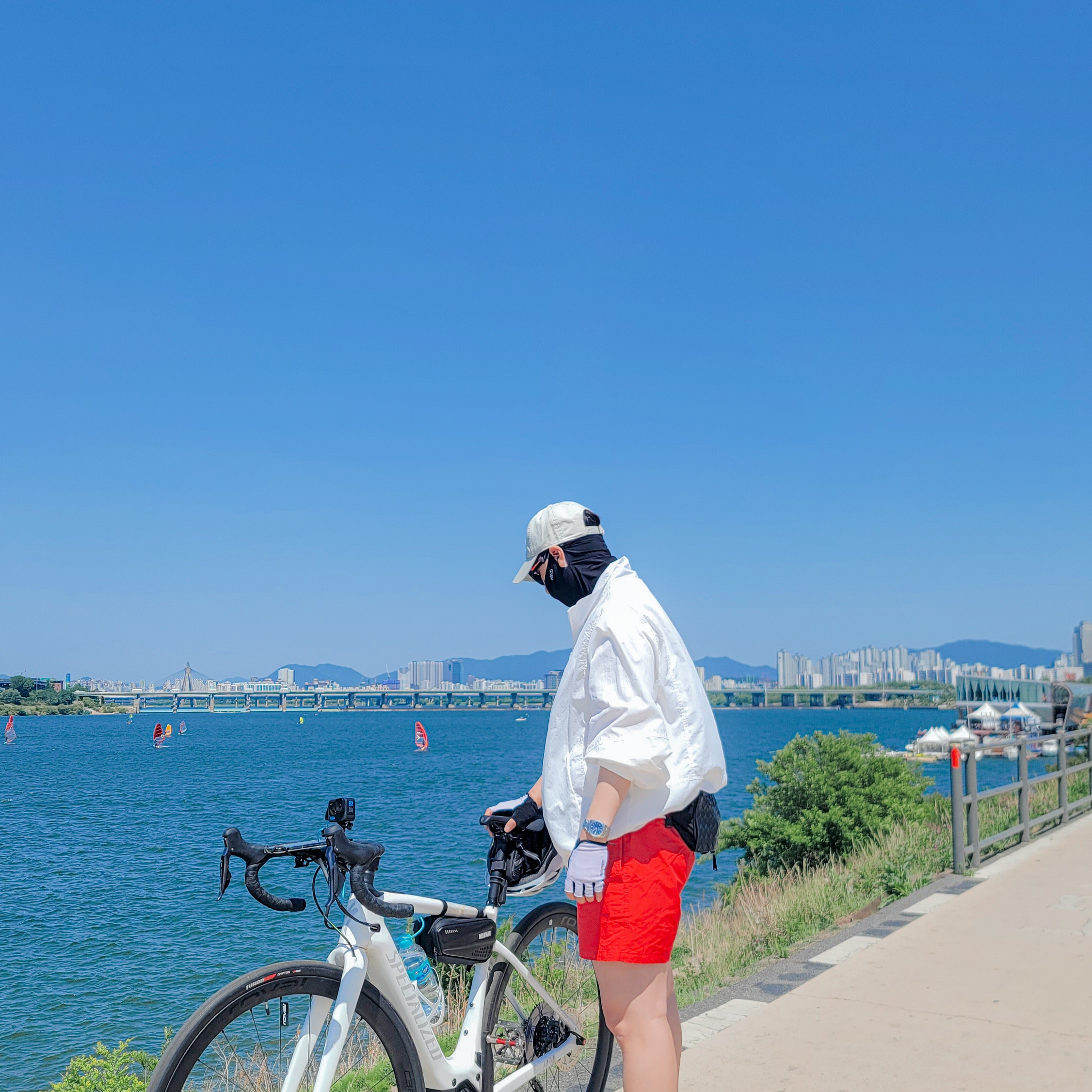 Bottega Veneta Zipped Card Case Navy, Bottega Veneta Continental Long Wallet Black 착용 스타일 - 1