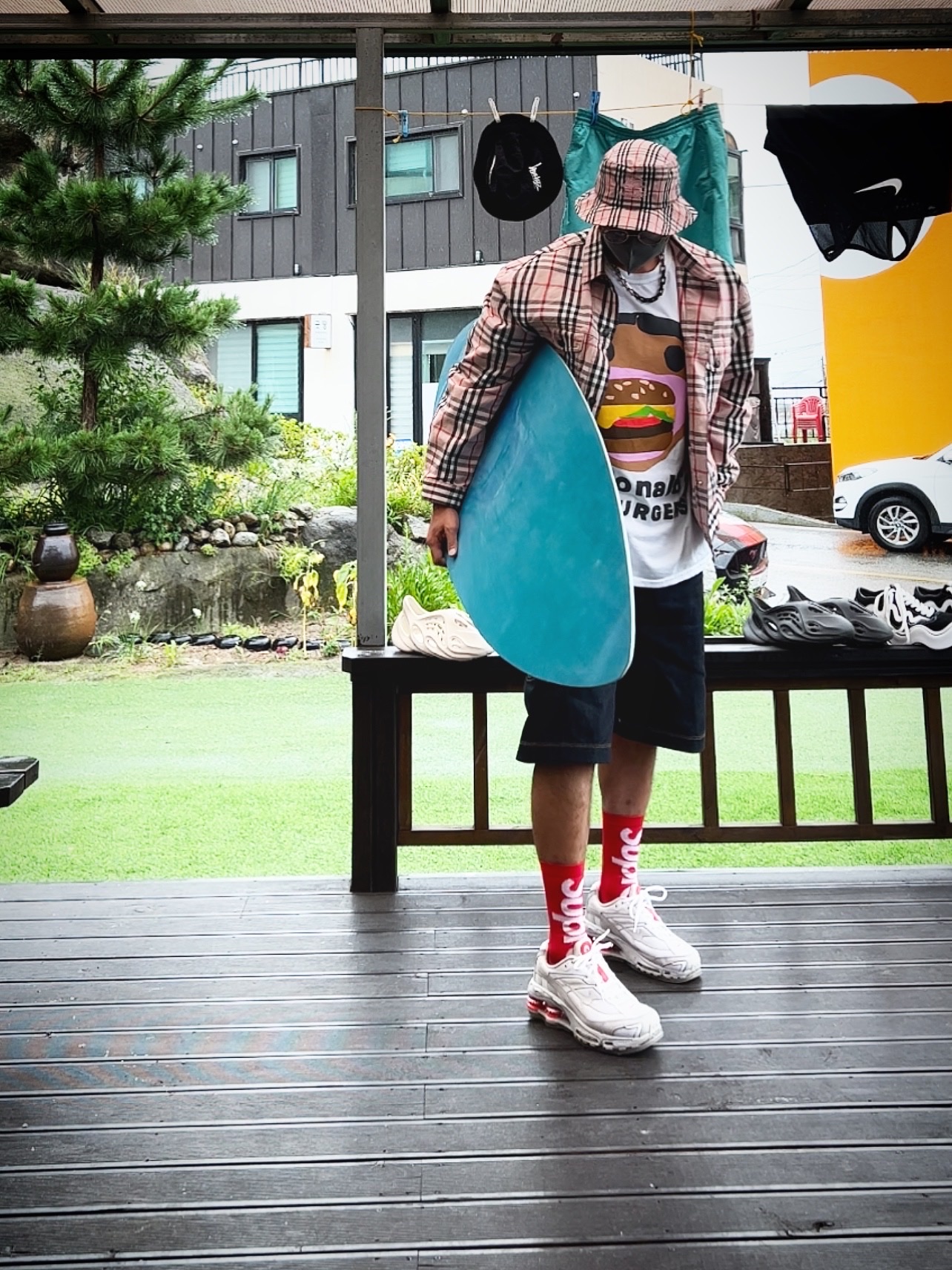 Nike x Stussy Bucket Hat Black, Adidas Yeezy Foam RNNR Ararat 착용 스타일 - 2