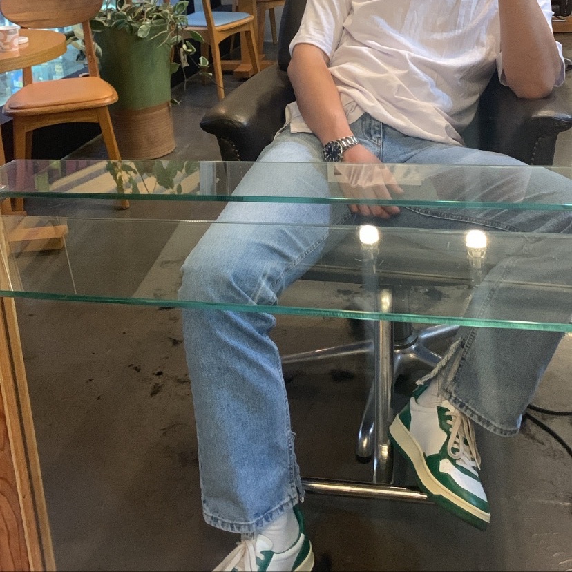 Autry Medalist Low Leather Sneakers Green White 착용 스타일