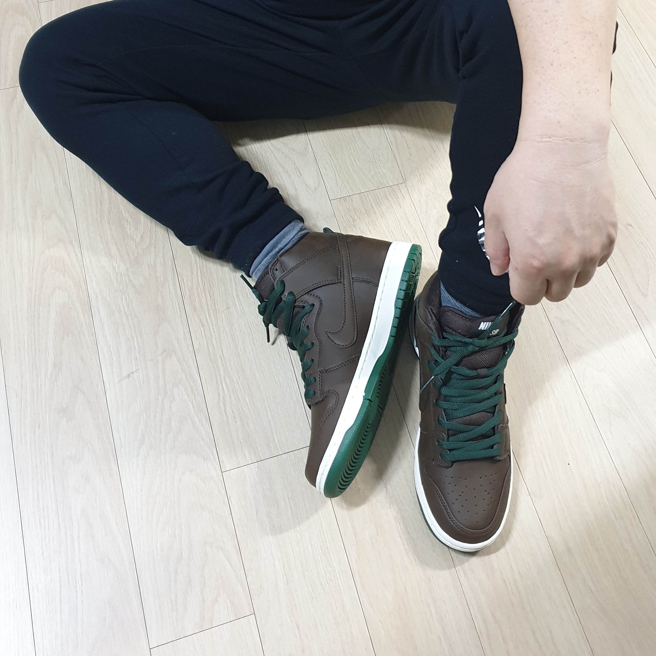 Nike SB Dunk High Pro Baroque Brown 착용 스타일