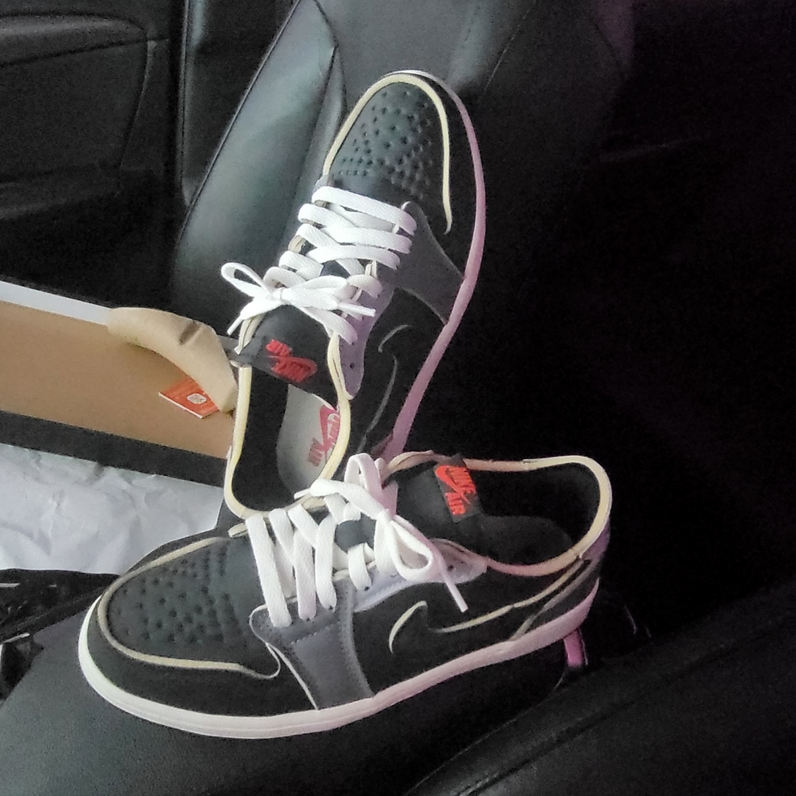 Jordan 1 Retro Low OG EX Black and Smoke Grey 착용 스타일