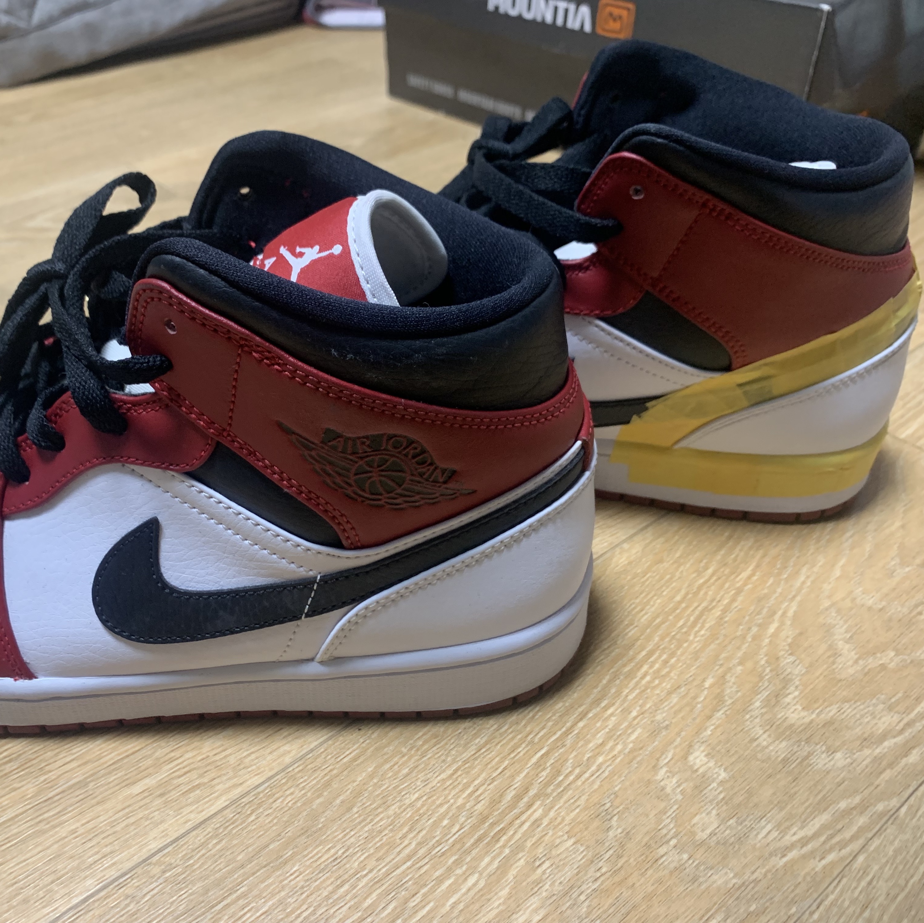 Jordan 1 Mid Chicago 2020 착용 스타일