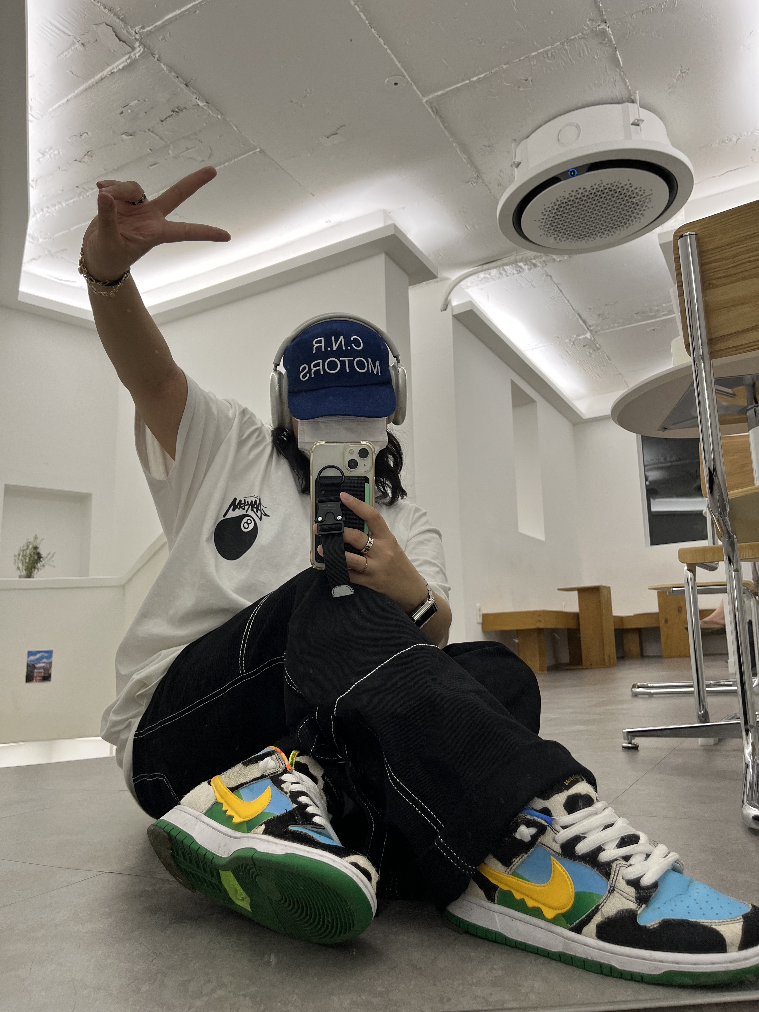 Nike x Ben & Jerry's SB Dunk Low Chunky Dunky, Apple AirPods Max Lightning Silver (Korean Ver.) 착용 스타일