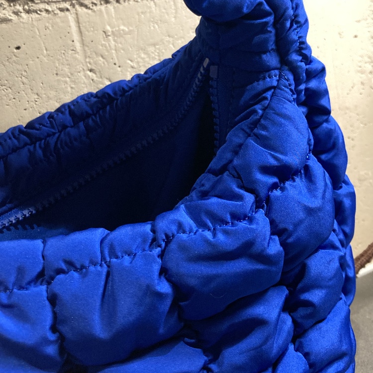 COS Quilted Mini Bag Blue 착용 스타일
