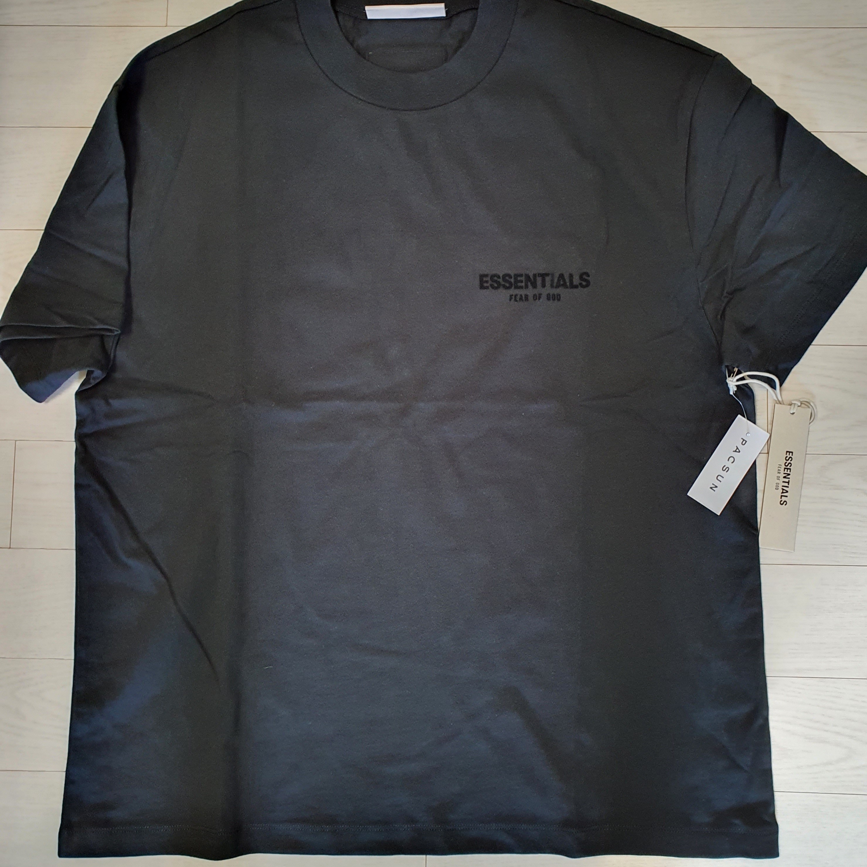 Essentials The Core Collection T-Shirt Stretch Limo 착용 스타일