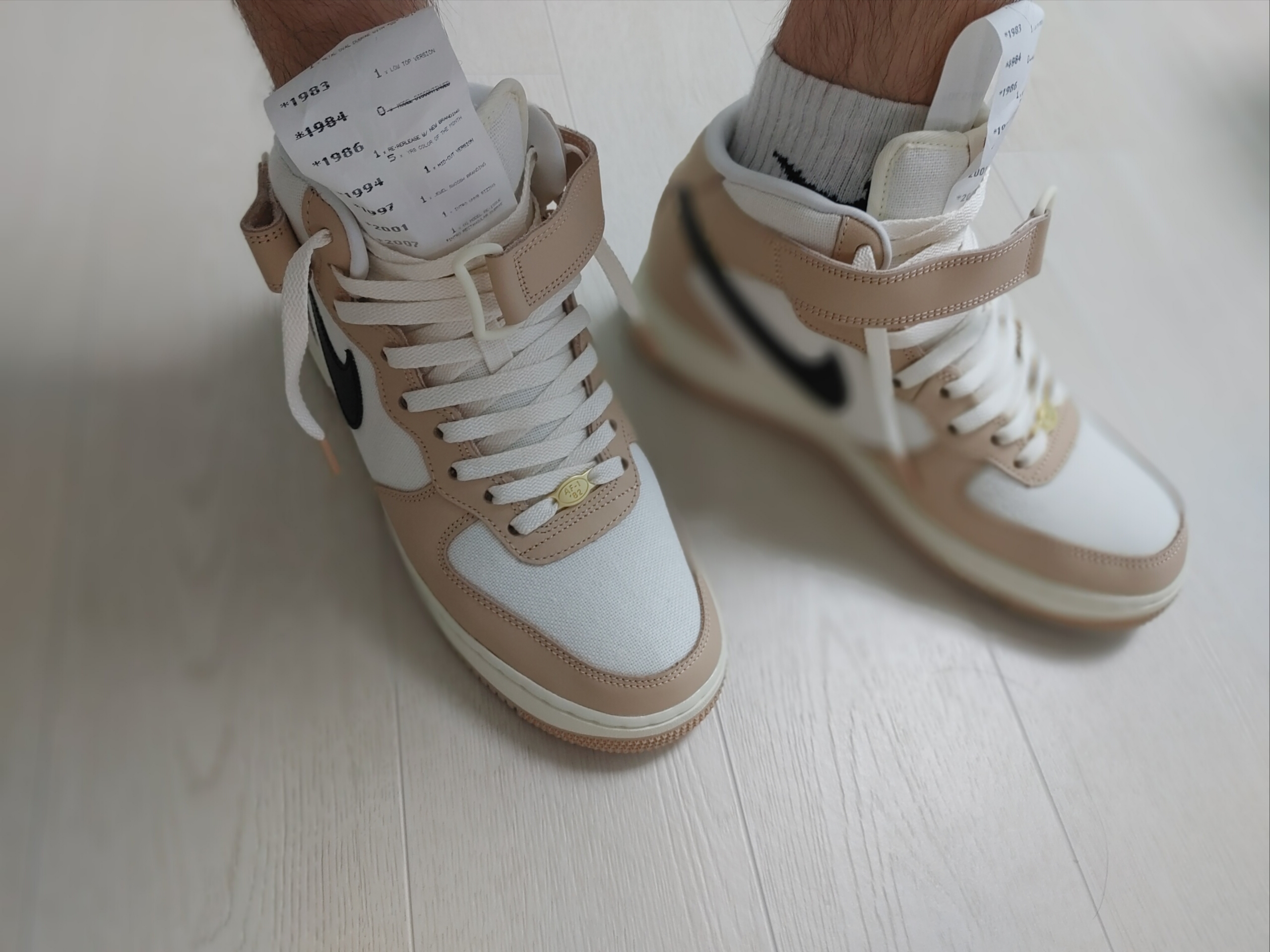 Nike Air Force 1 Mid '07 LX Pale Ivory and Shimmer 착용 스타일 - 2