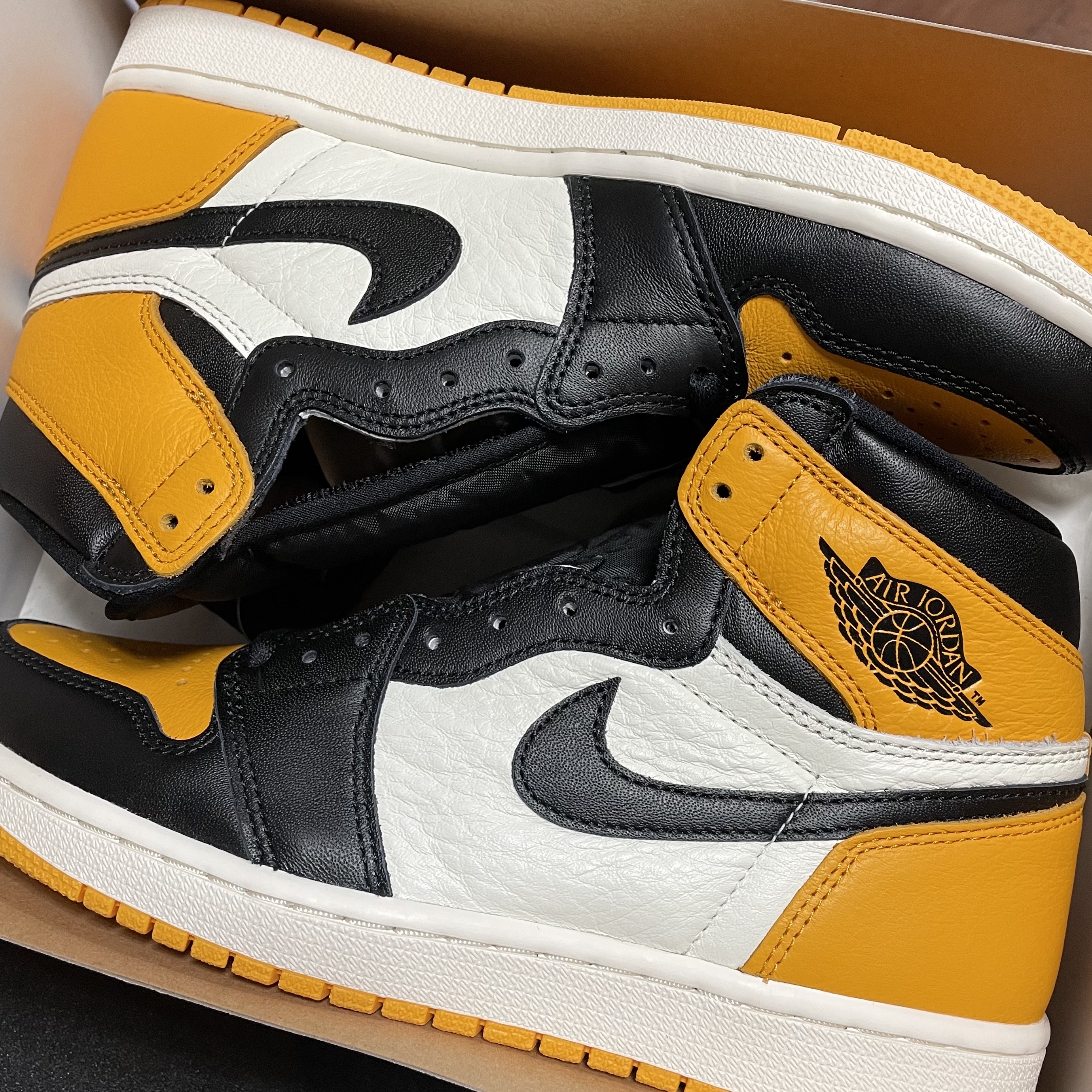 Jordan 1 Retro High OG Taxi 착용 스타일 - 1