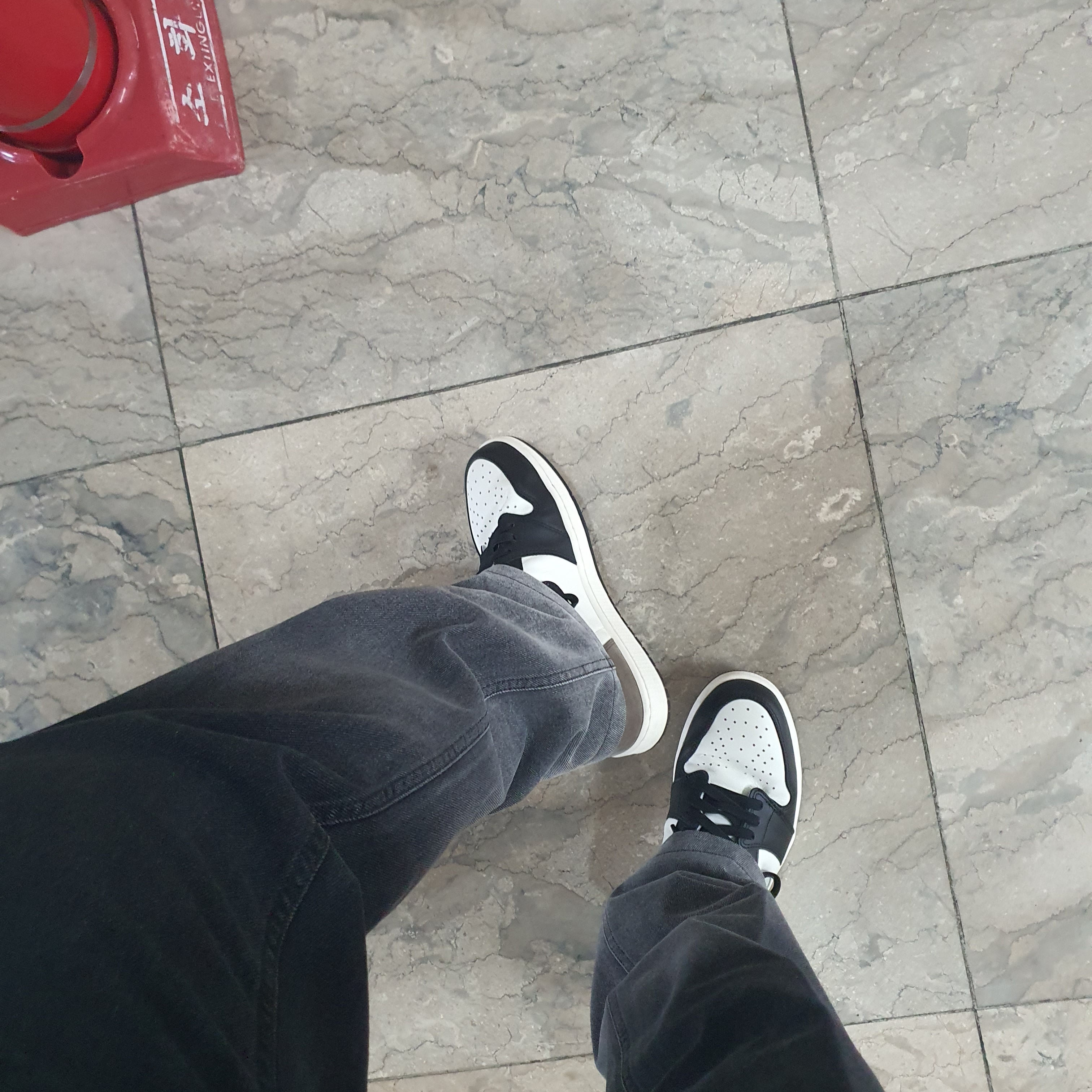 Jordan 1 Retro High OG Black Mocha 착용 스타일