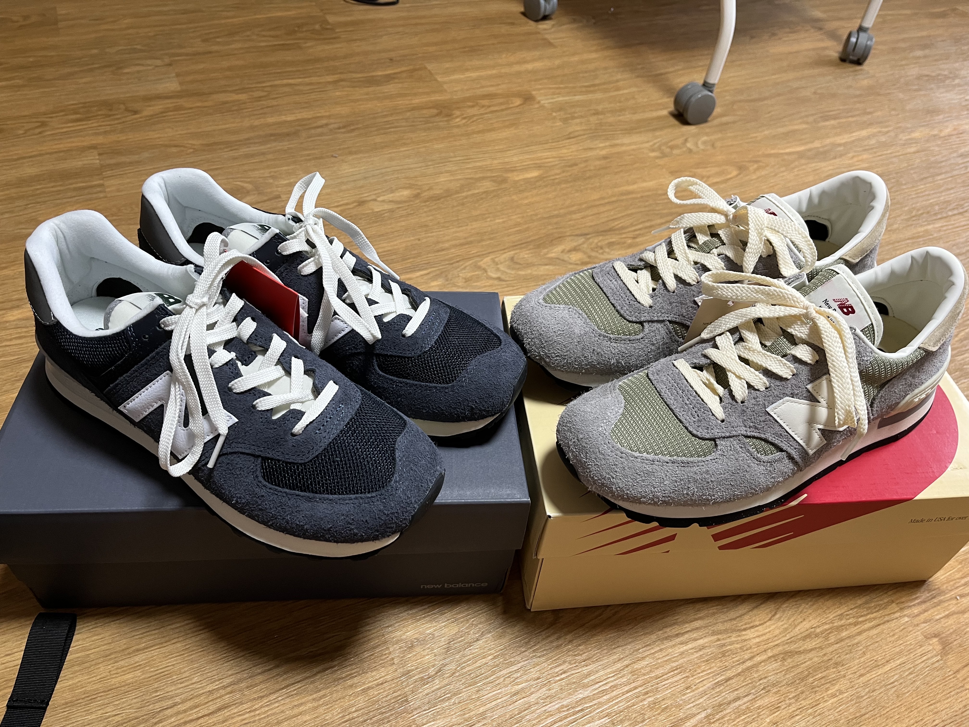 New Balance 574 Heritage Navy, New Balance 990v1 Made in USA Marblehead Incense 착용 스타일