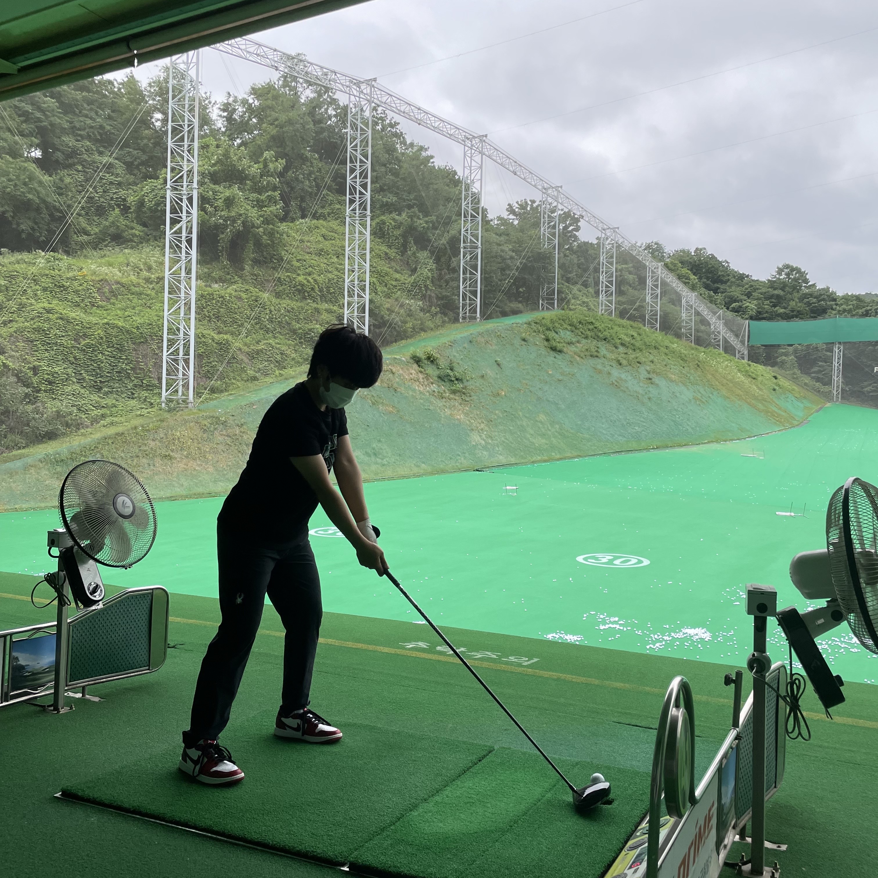 Jordan 1 Low Golf Chicago 착용 스타일 - 1