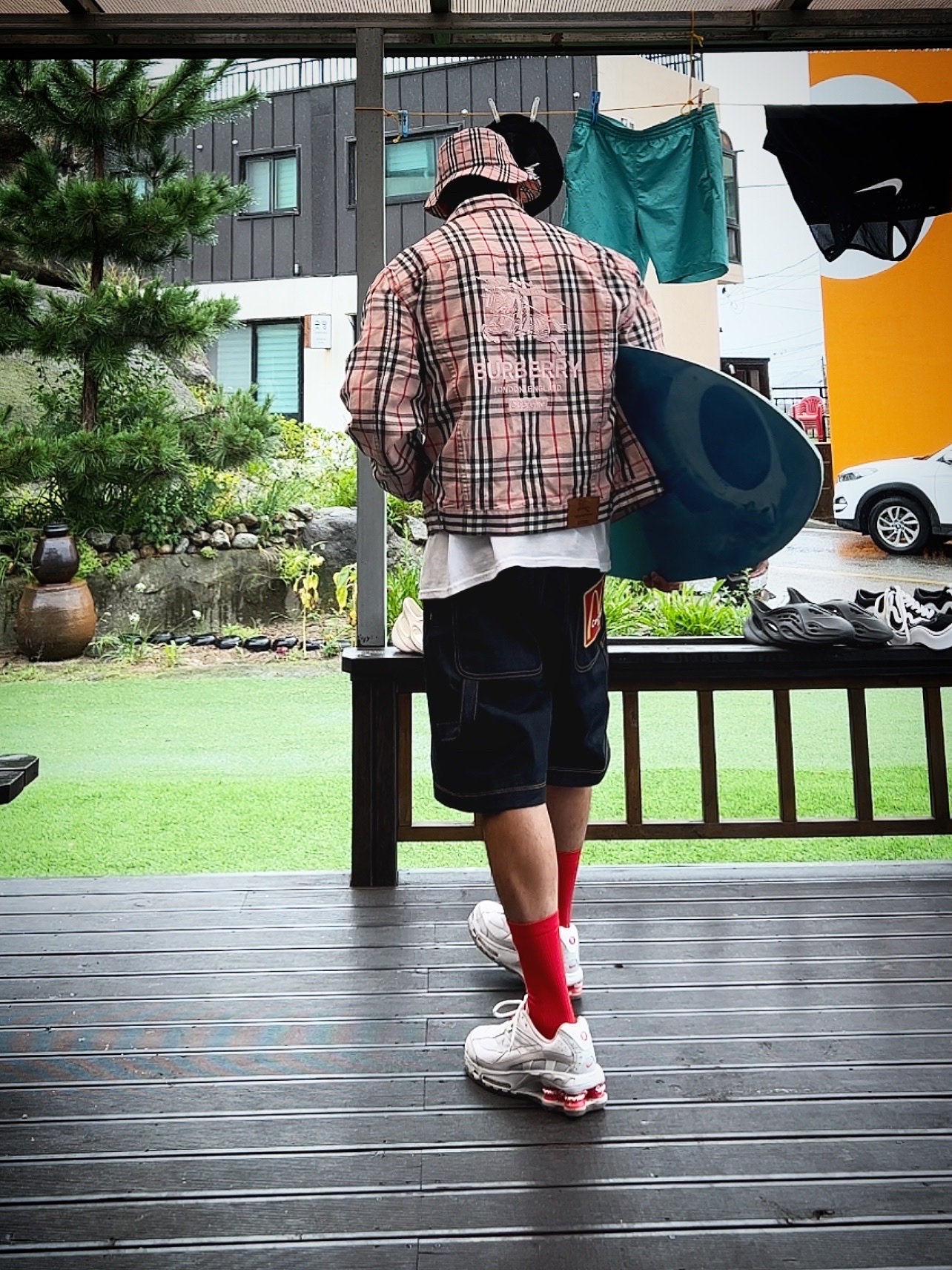 Nike x Stussy Bucket Hat Black, Adidas Yeezy Foam RNNR Ararat 착용 스타일 - 1