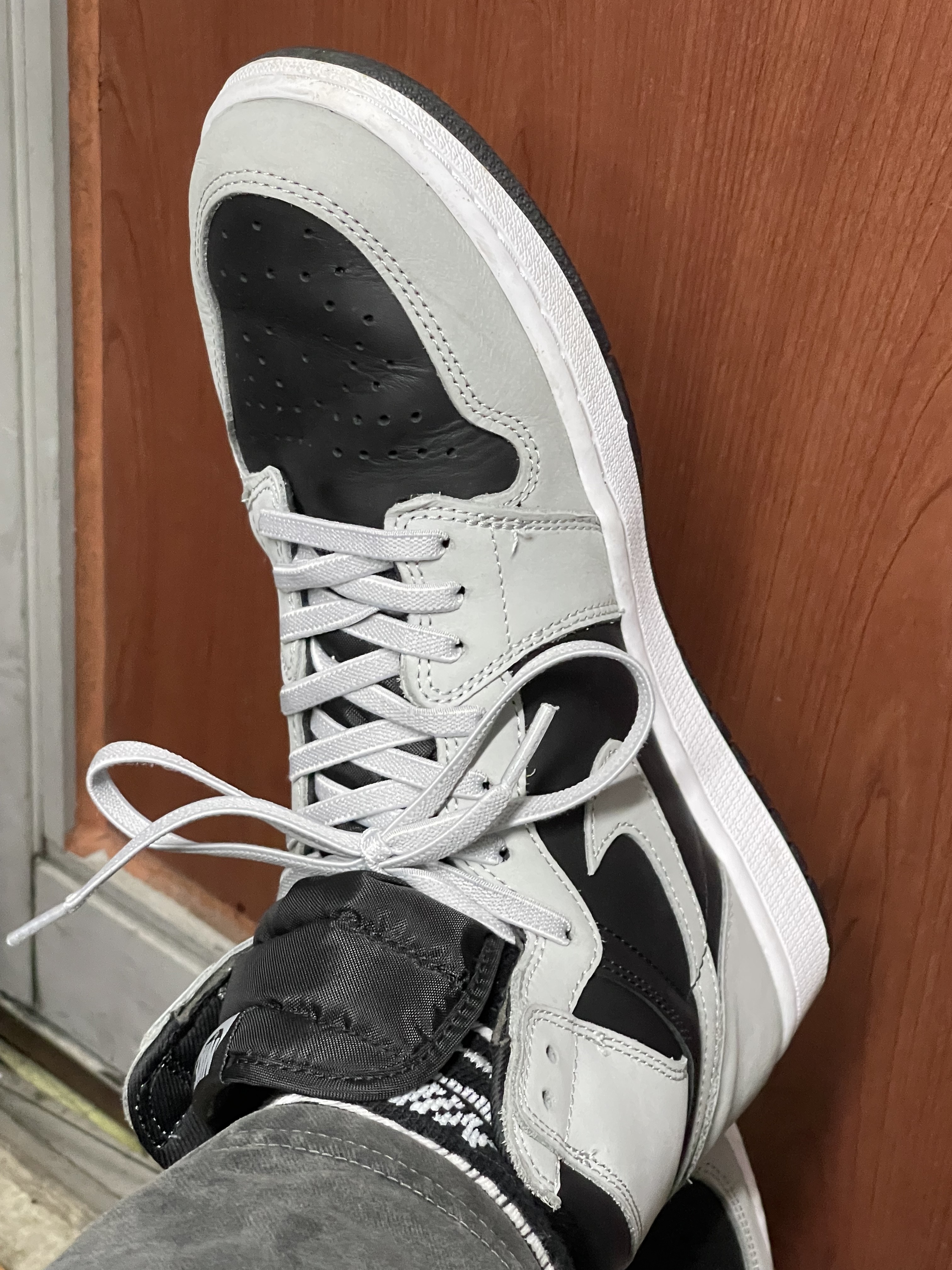 Jordan 1 Retro High OG Shadow 2.0 착용 스타일 - 2
